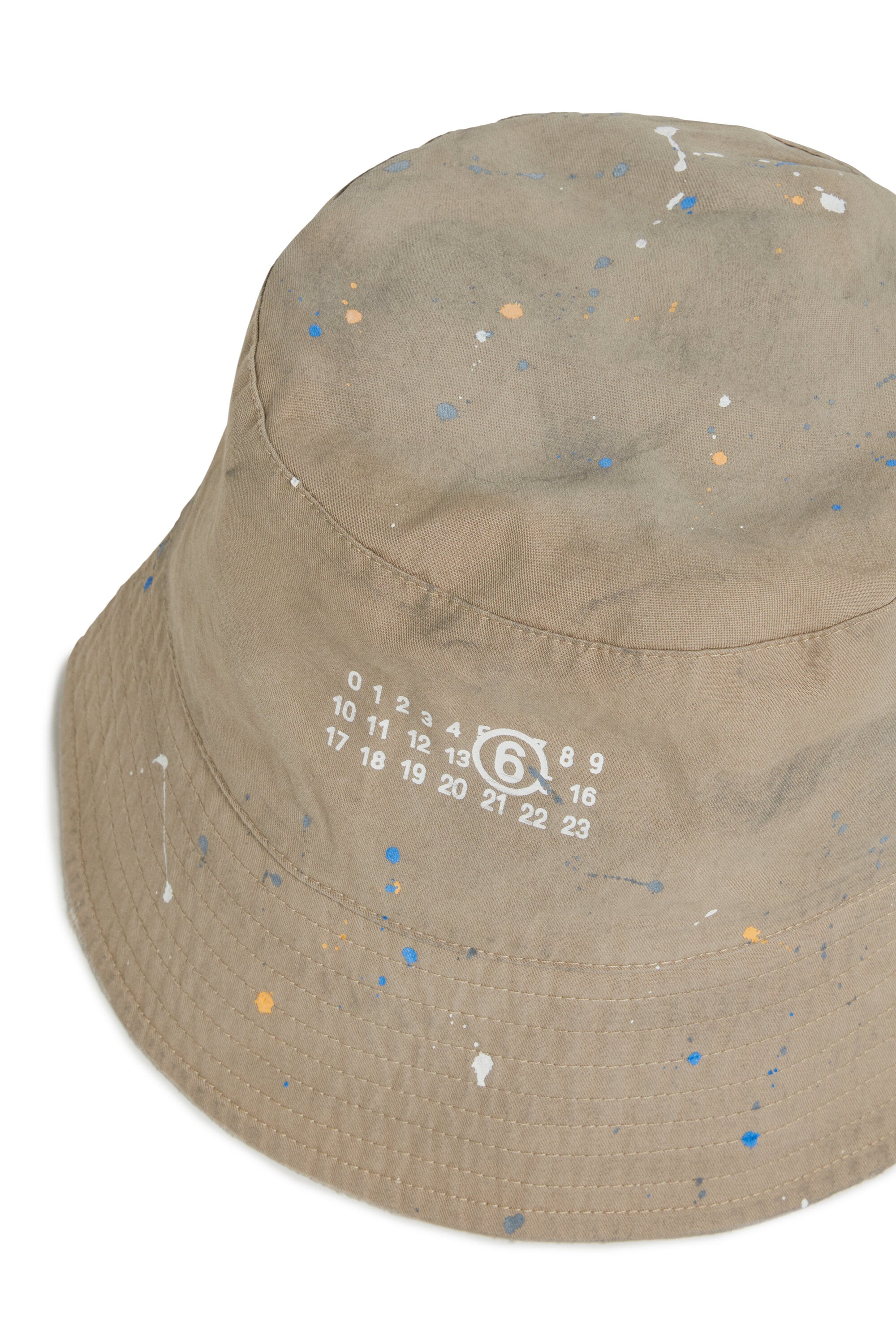 Bucket hat with logo