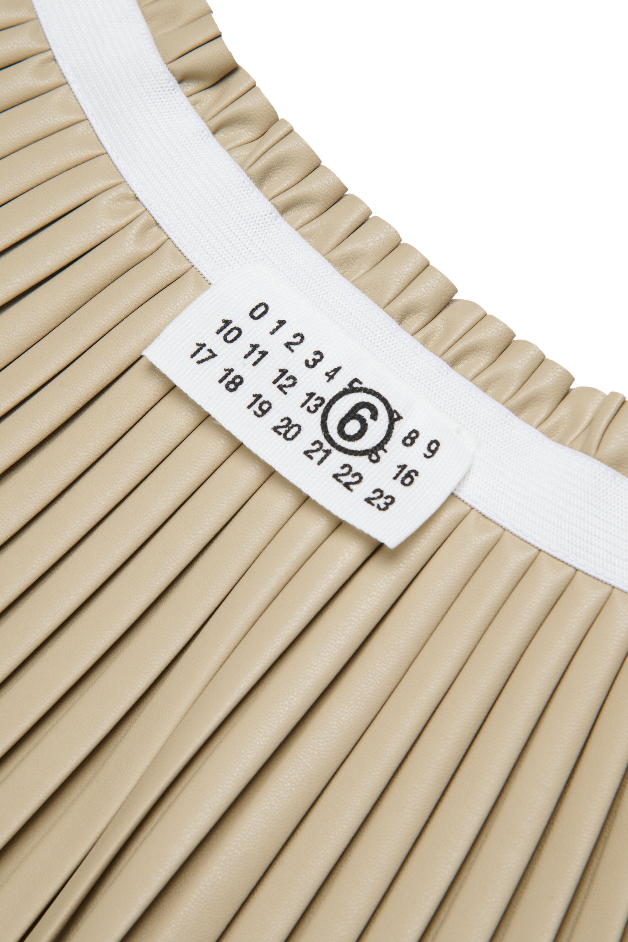 Pleated skirt with logo