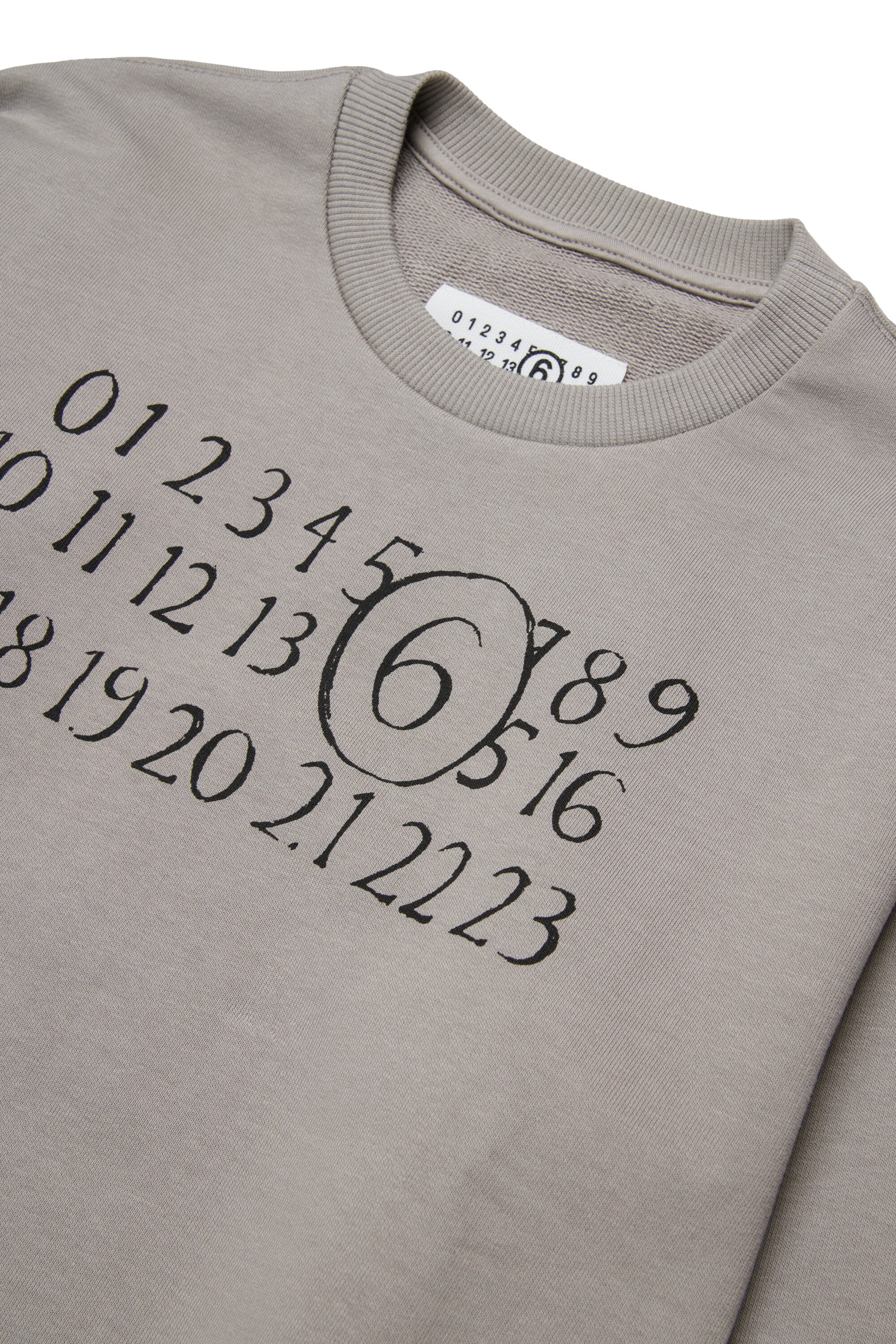 ロゴ入りクルーネックスウェット