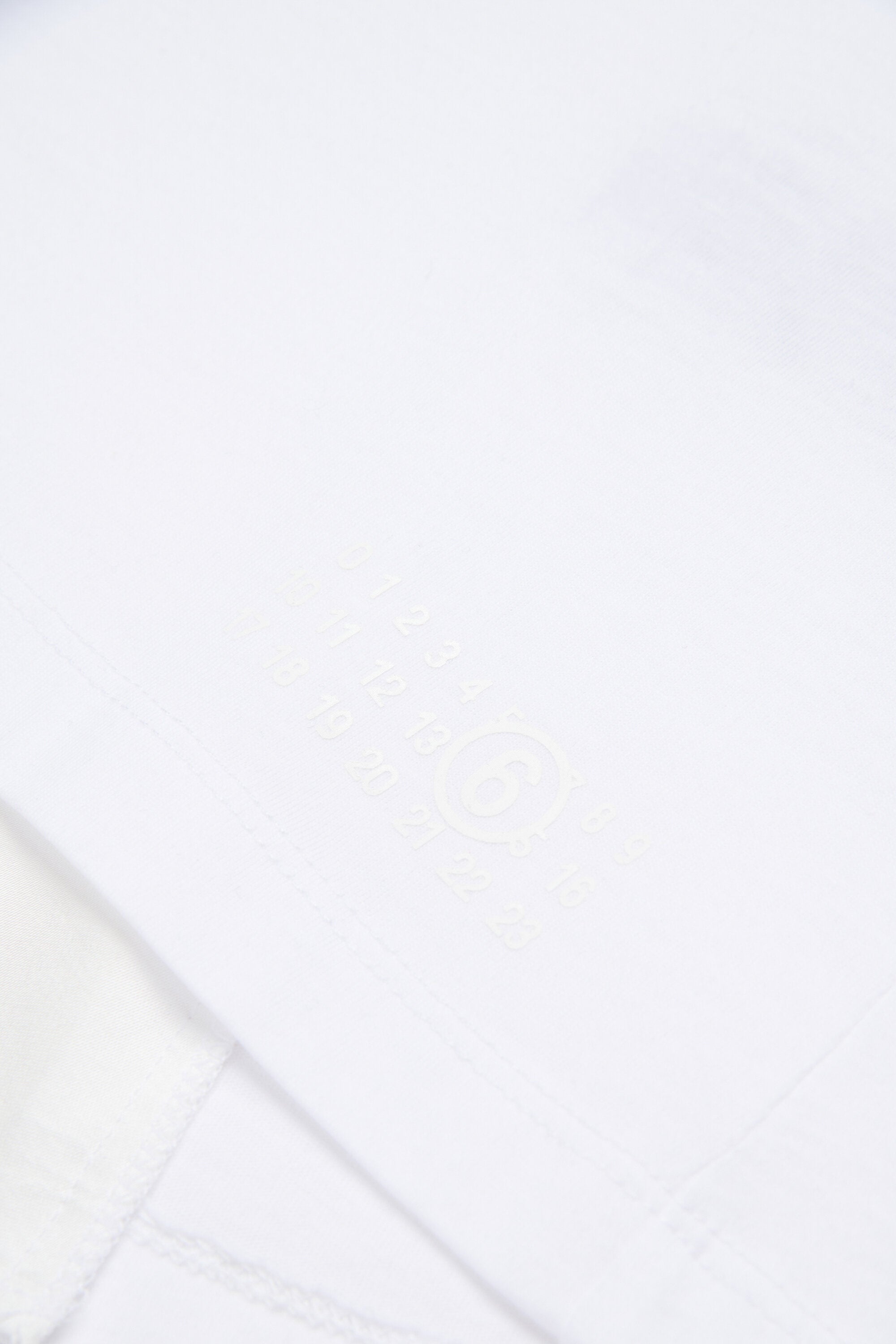 ロゴ入りノースリーブTシャツ