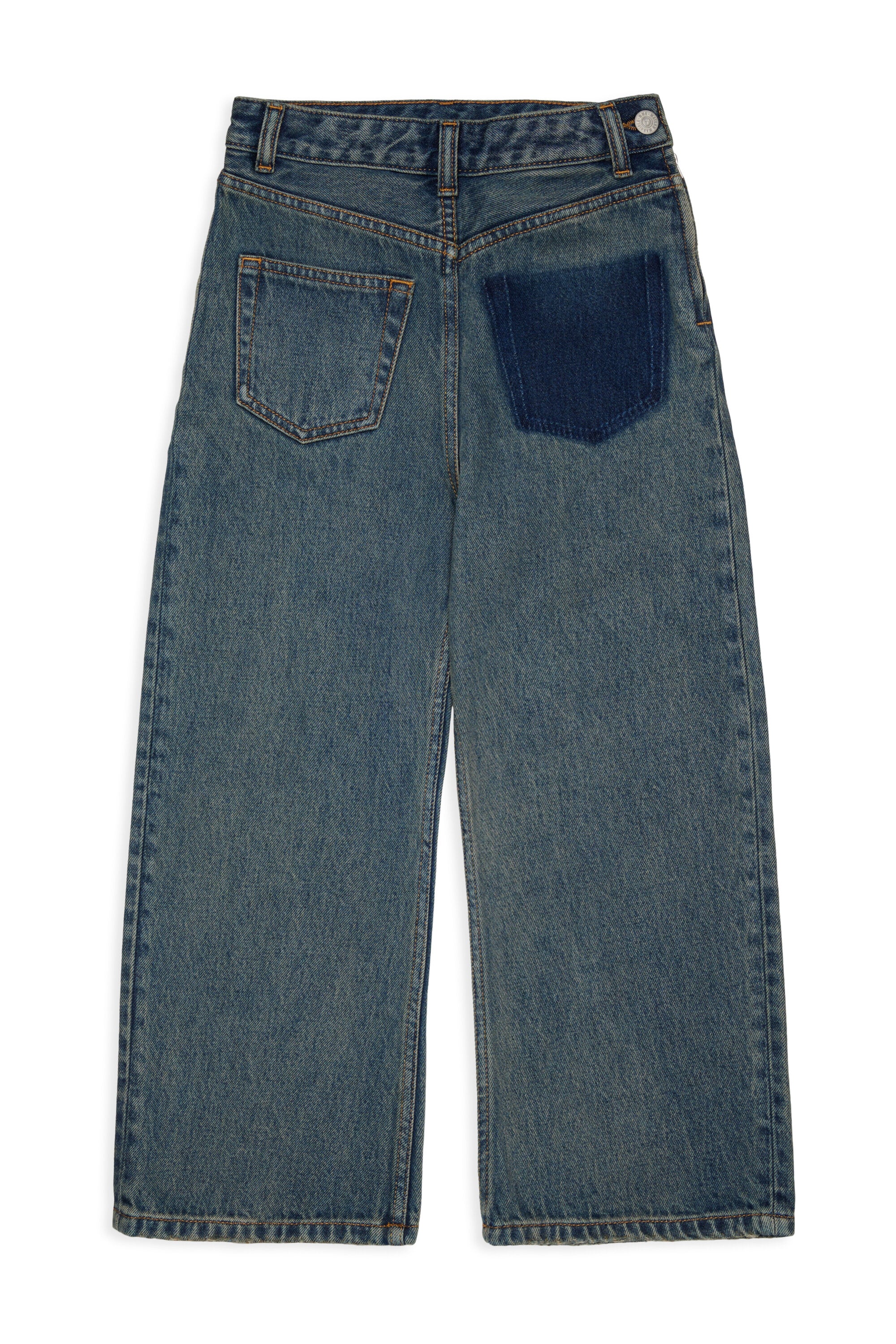 Regular blue jeans