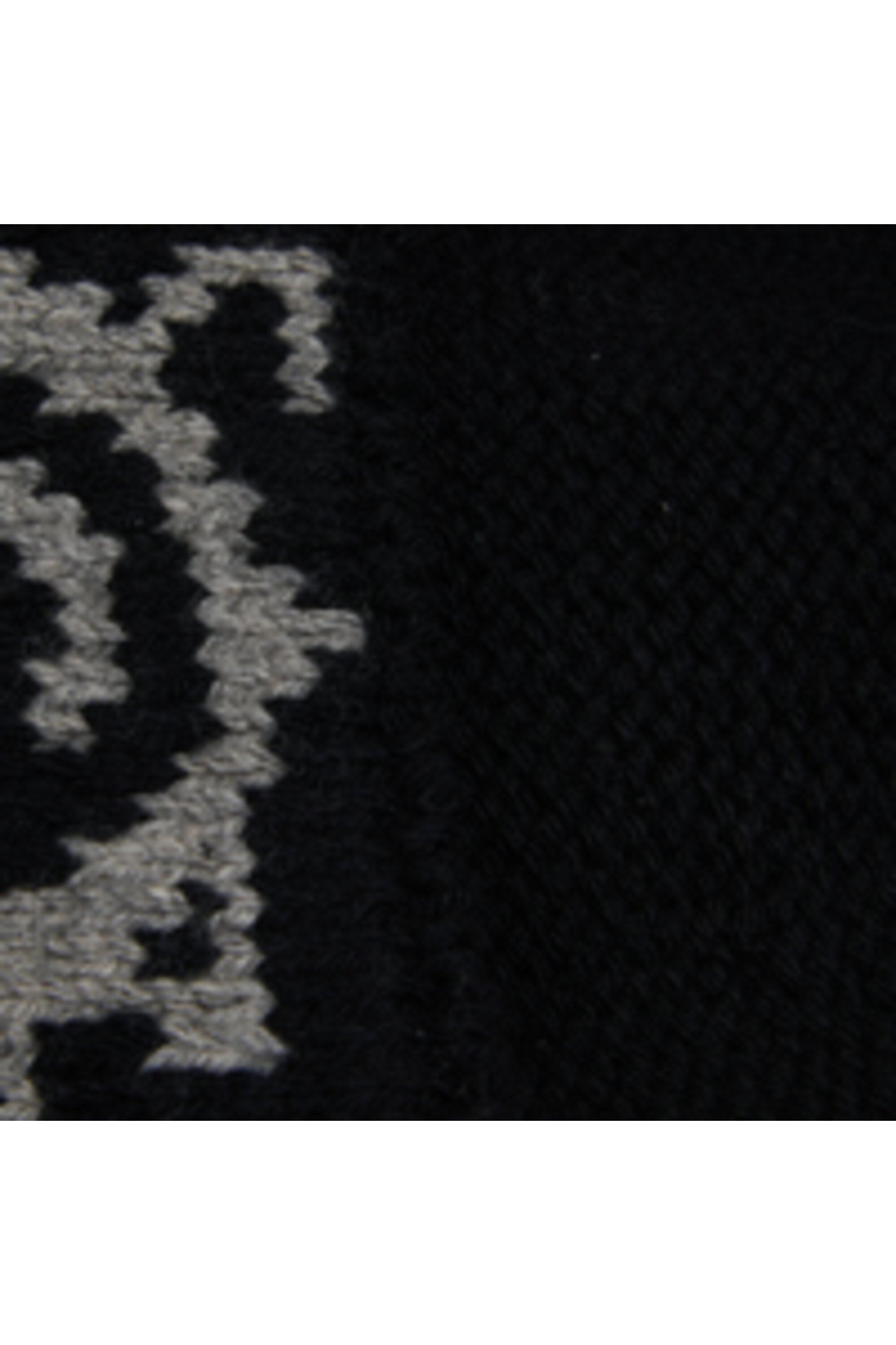 Cap with numeric logo