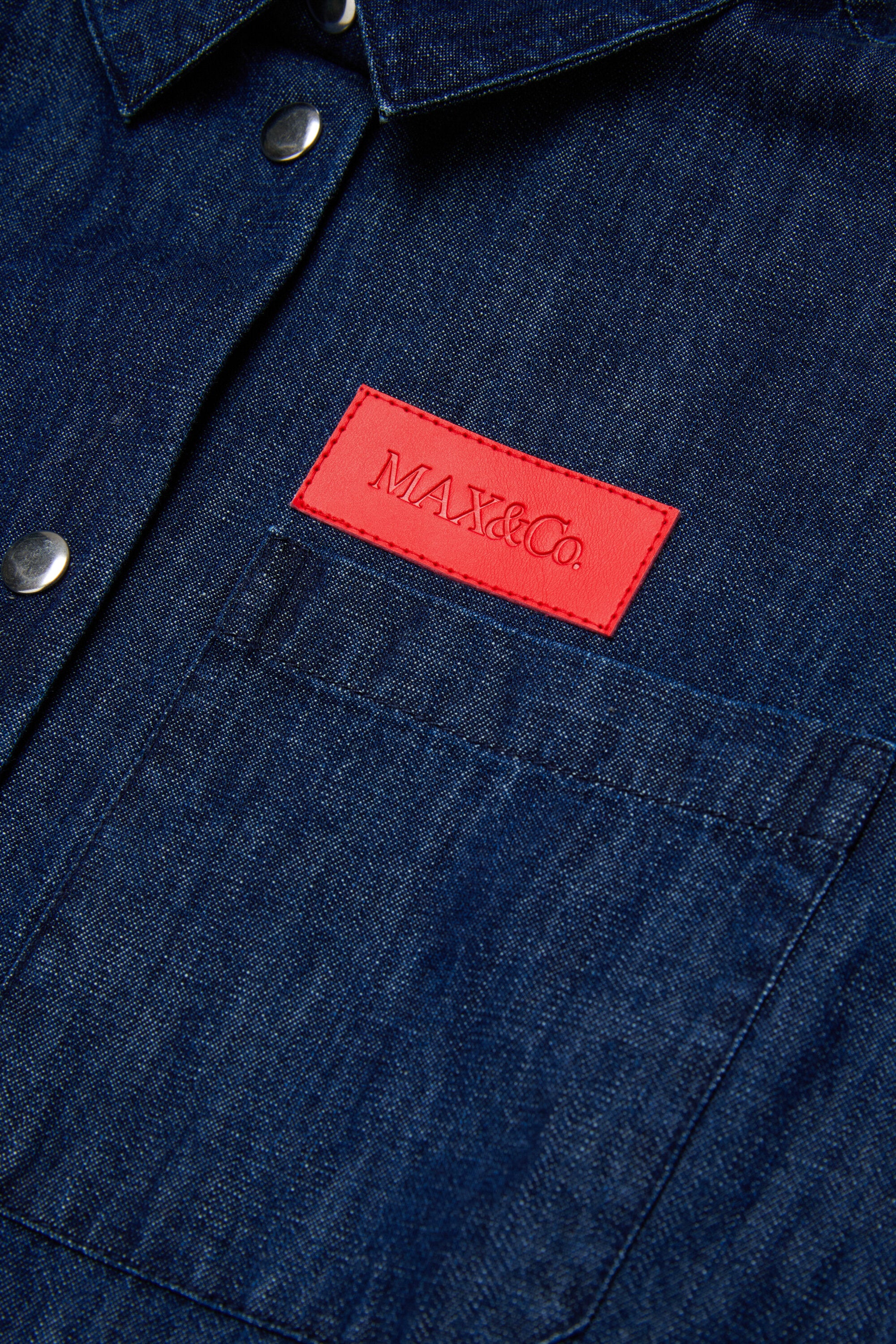 ロゴ入り半袖シャツ