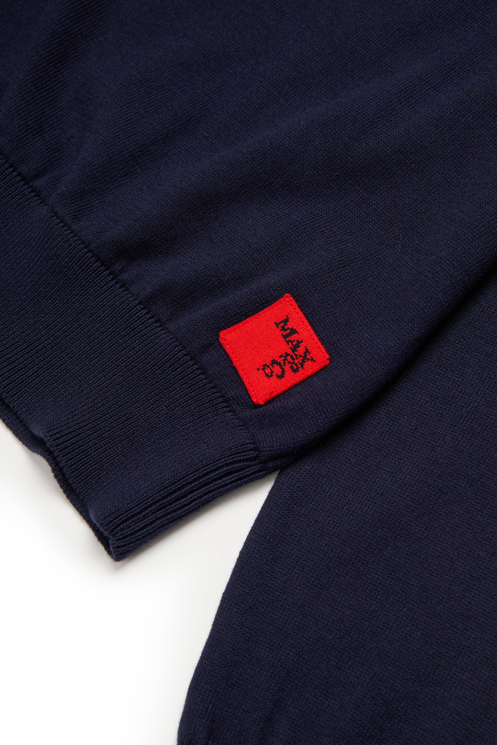 Crew neck pullover with logo