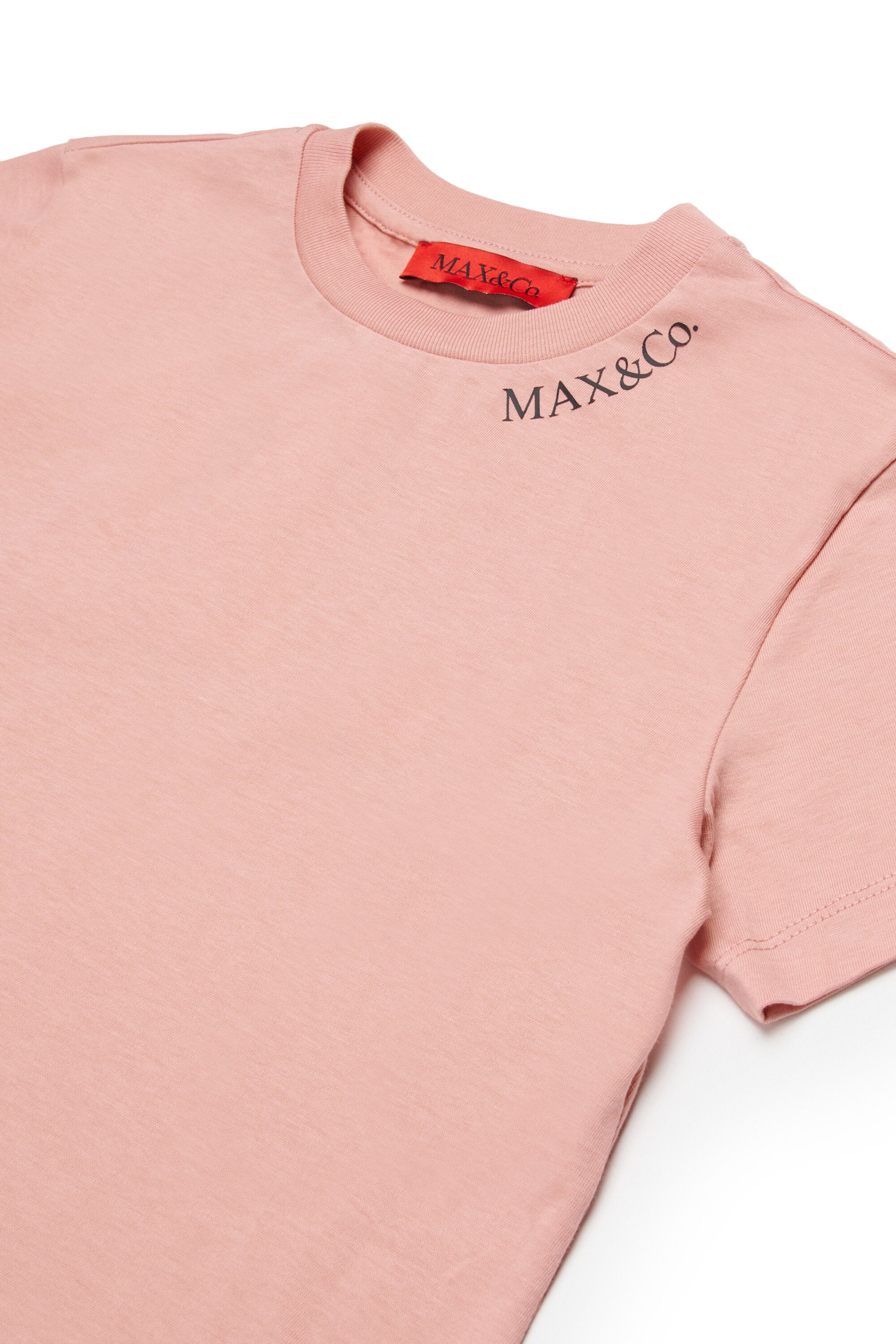 ロゴ入りTシャツ