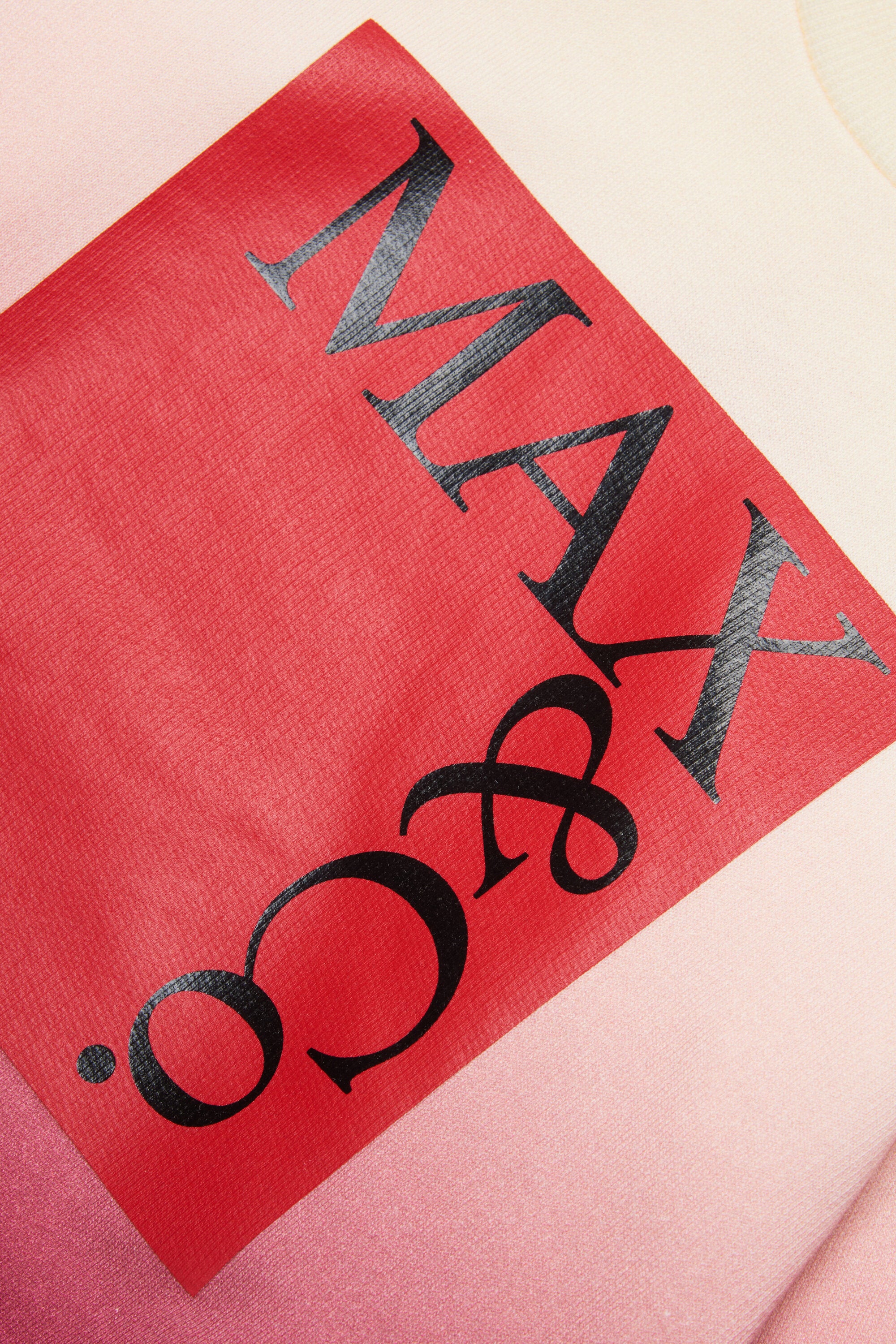 ロゴ入りクルーネックスウェット