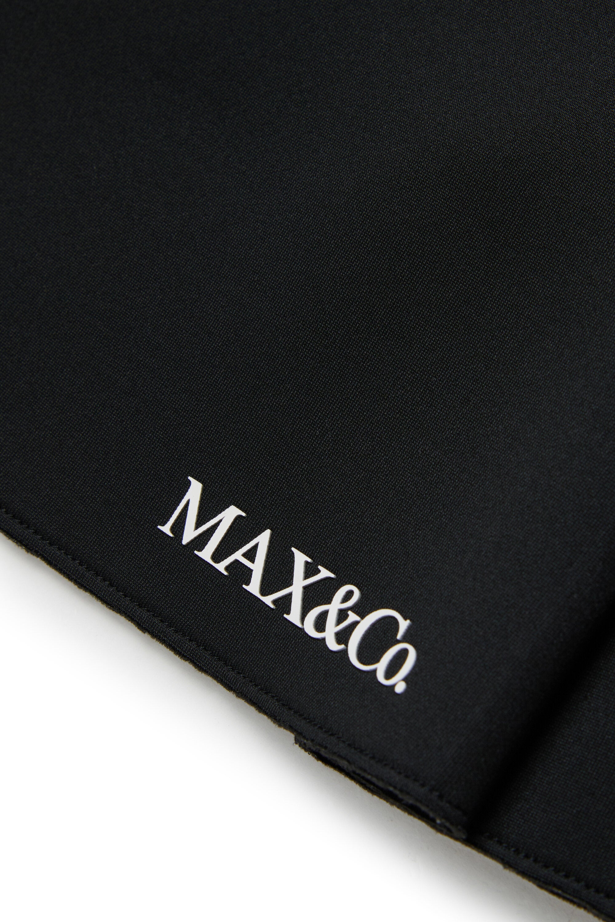 Sleeveless dress with logo