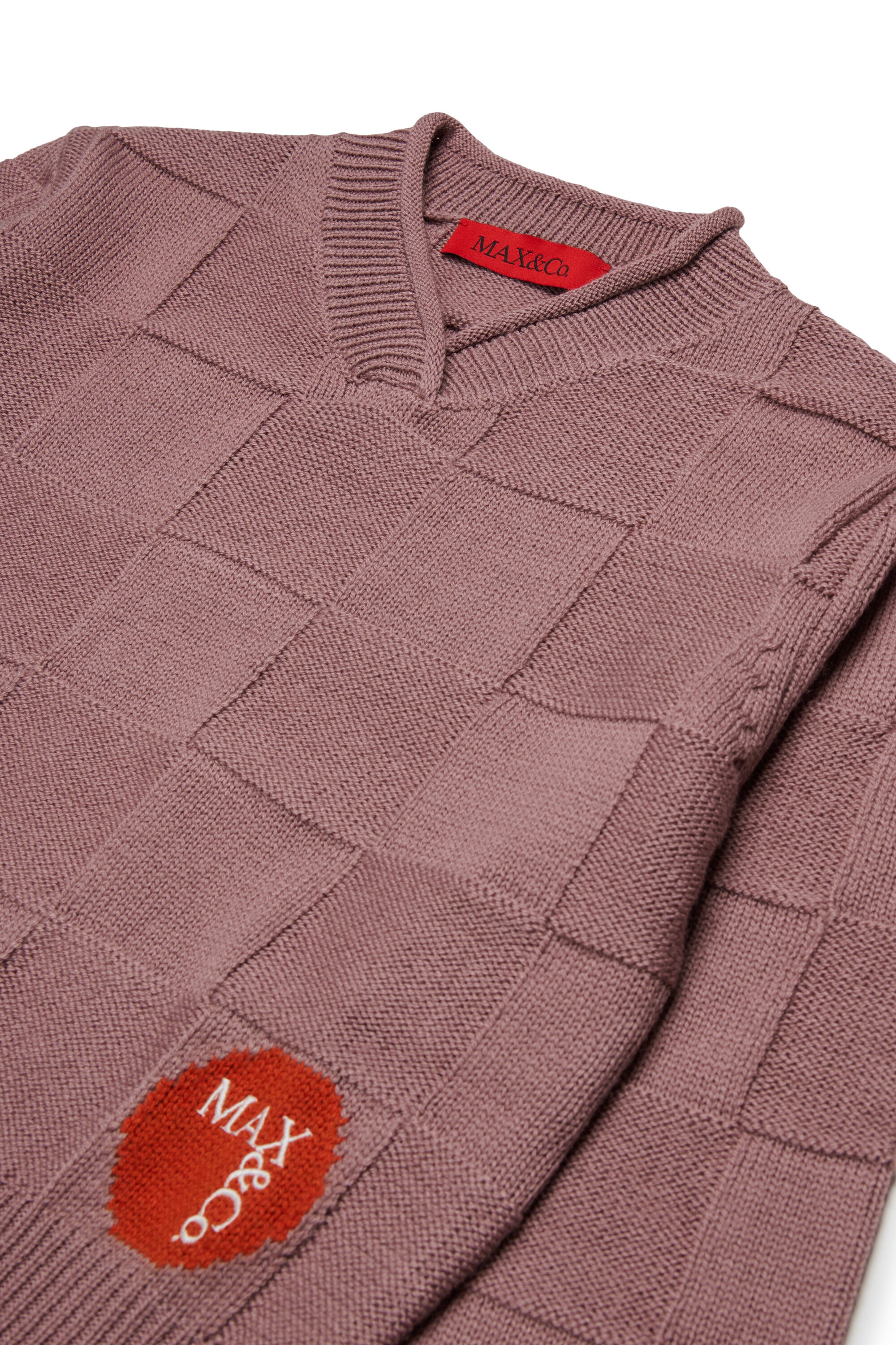 V-neck pullover with logo