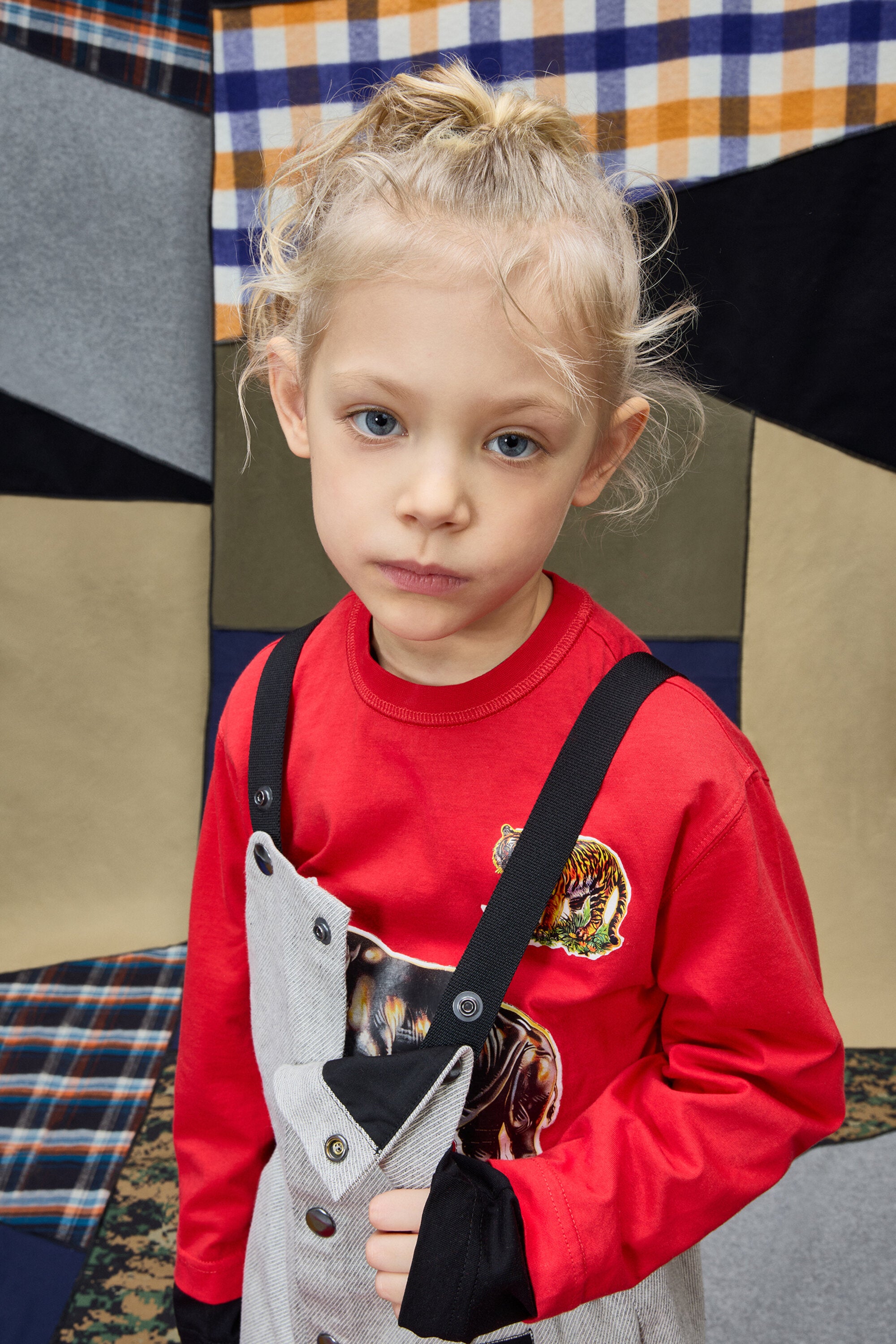 絶滅危惧動物グラフィックプリント長袖Tシャツ