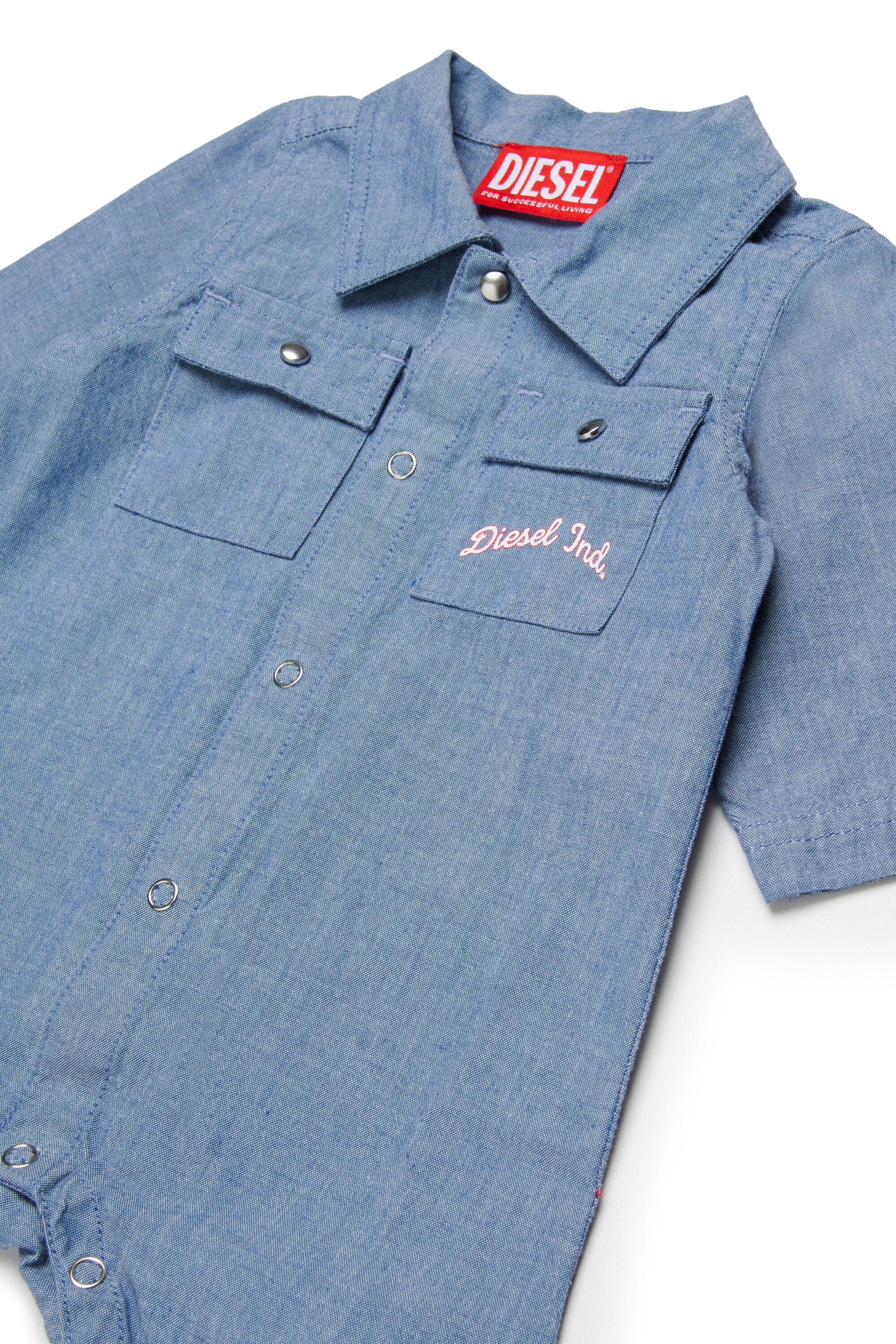 ロゴ入りシャツジャンプスーツ