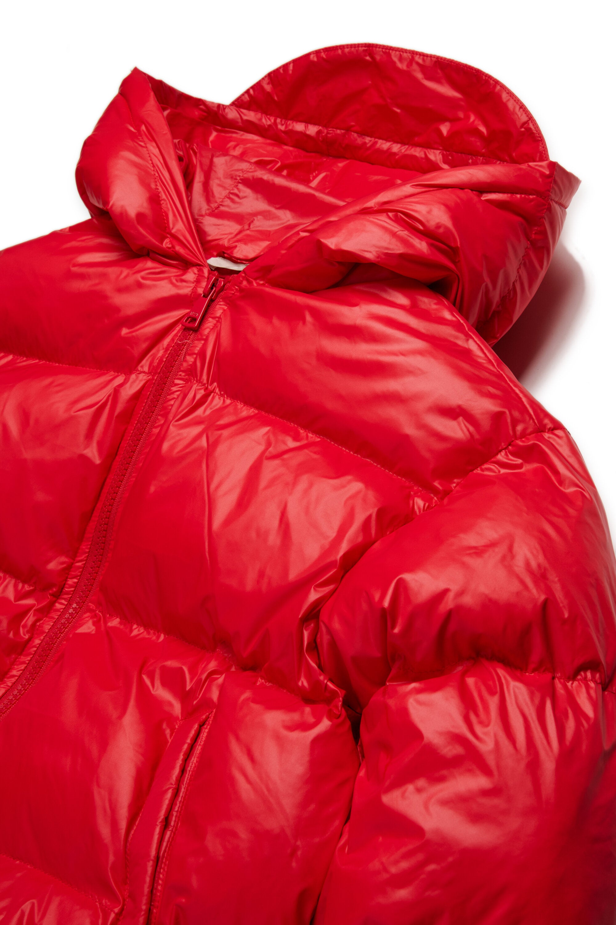 アシンメトリーなボトムのショート・パッド入りジャケット