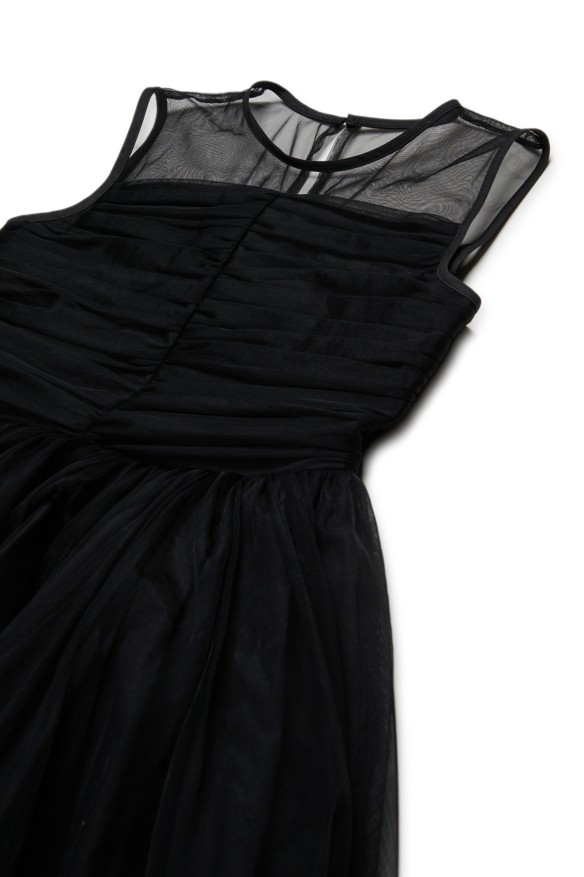 チュール付きドレッシーなミディドレス