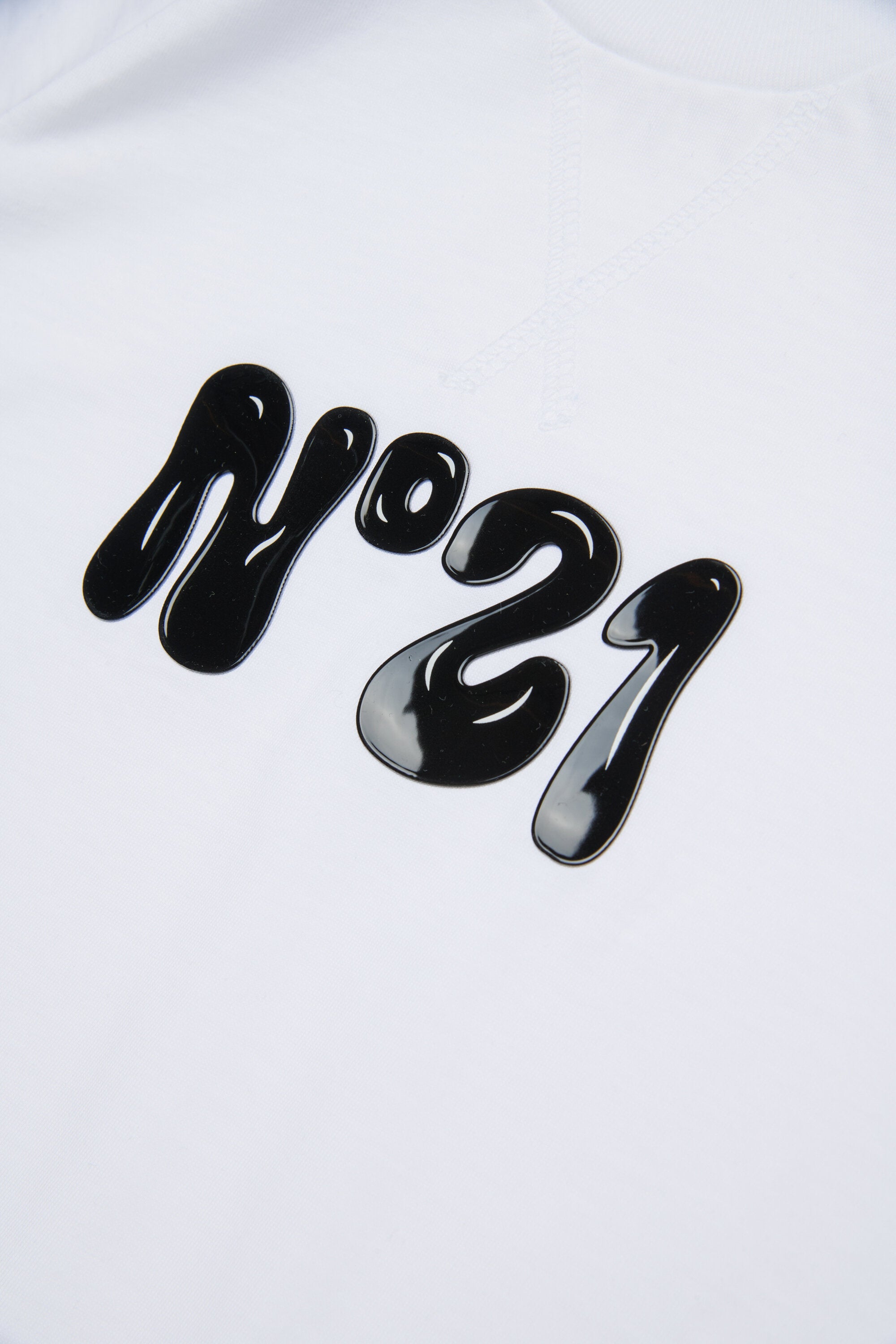 マルチカラーバンド付きジャージーTシャツ