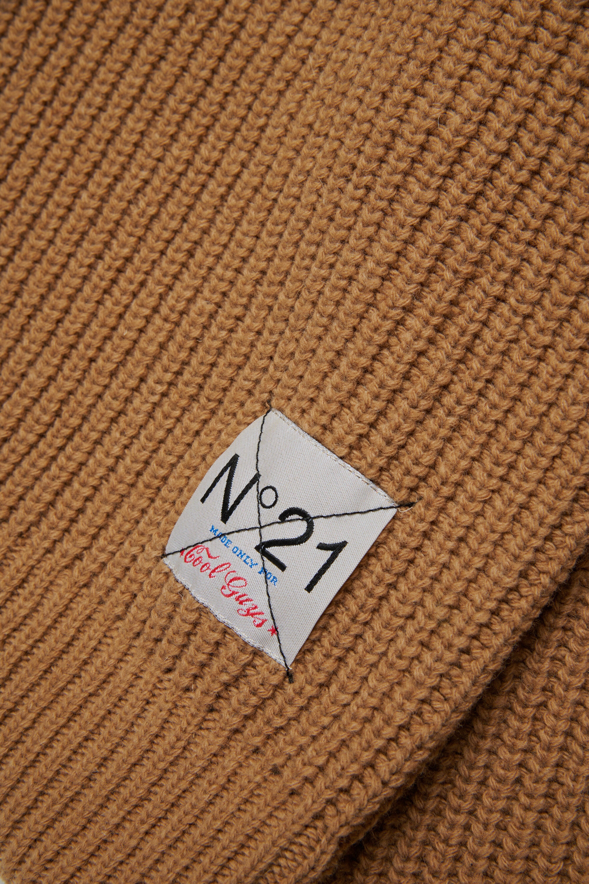 コントラストカラーのフード付きウール混セーター