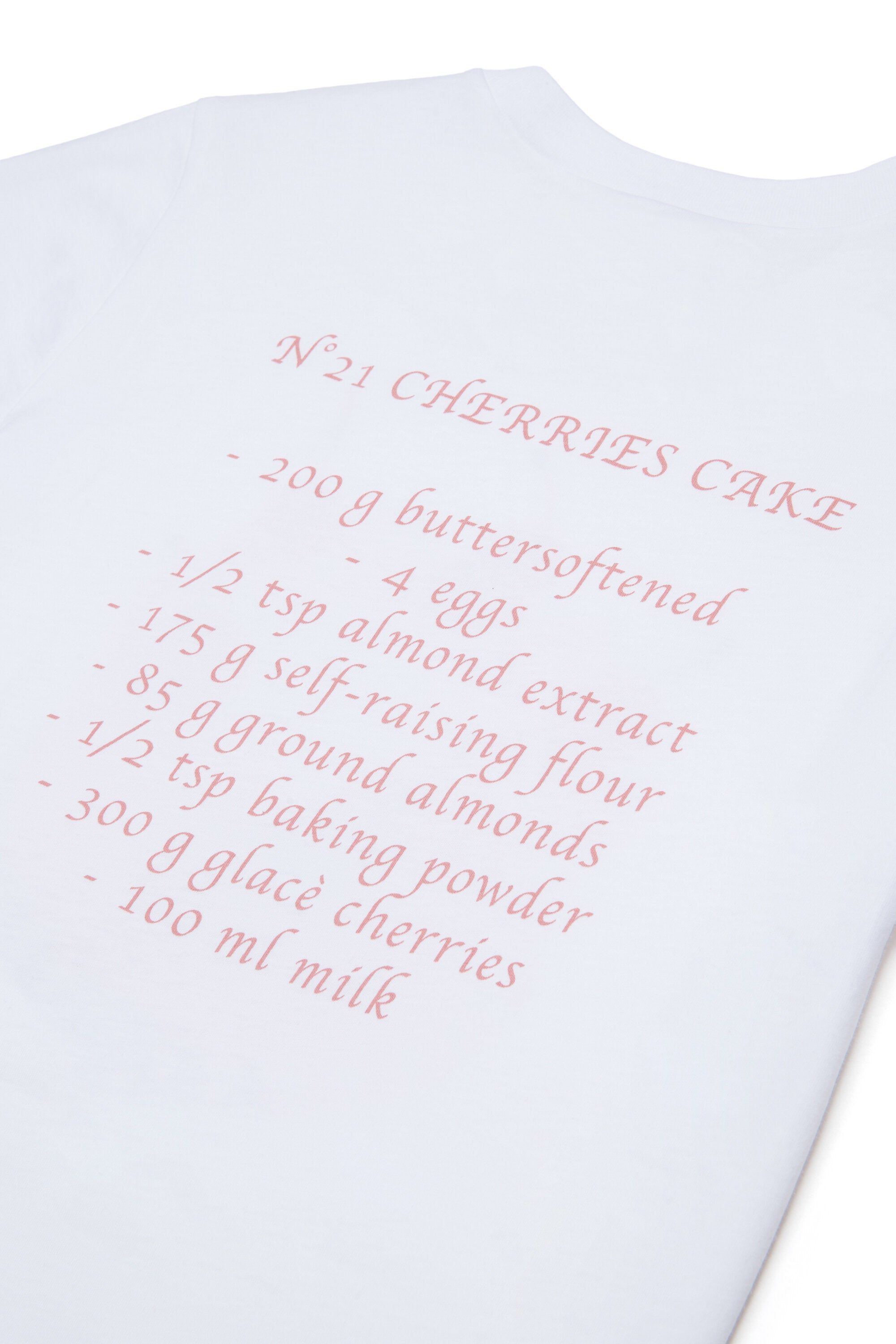 ロゴ入りTシャツ