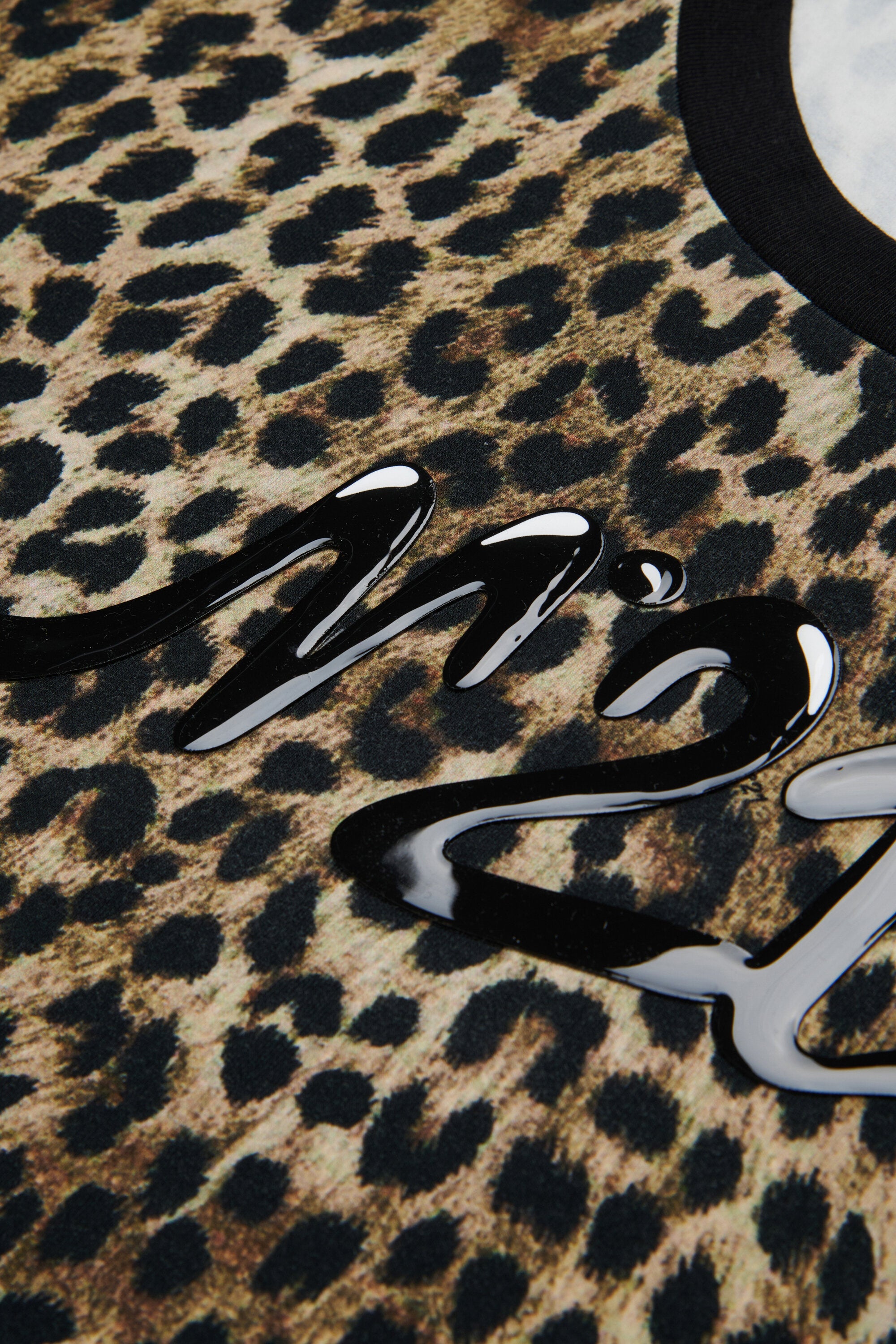 T-shirt with logo