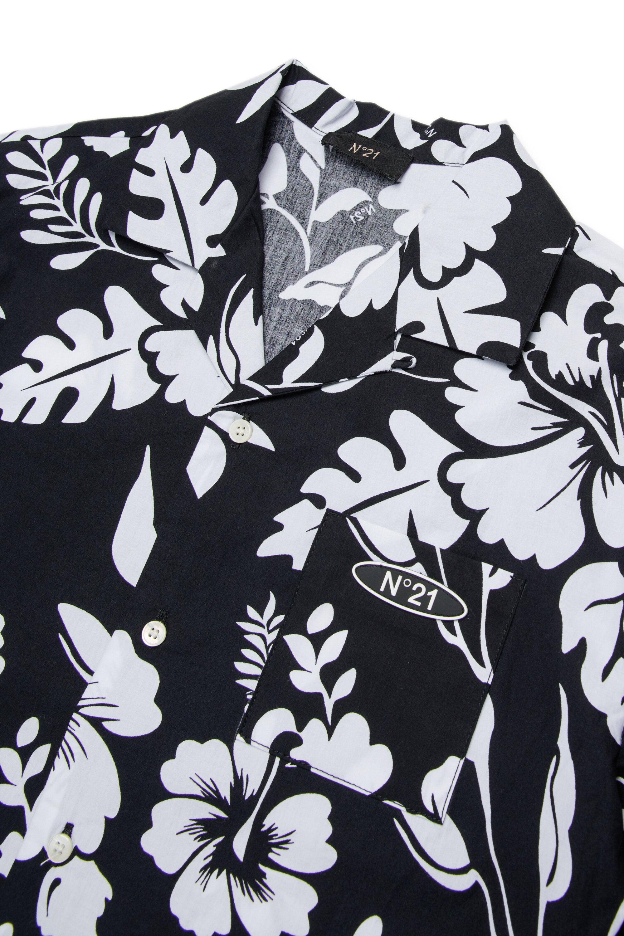 Short-sleeved shirt with logo