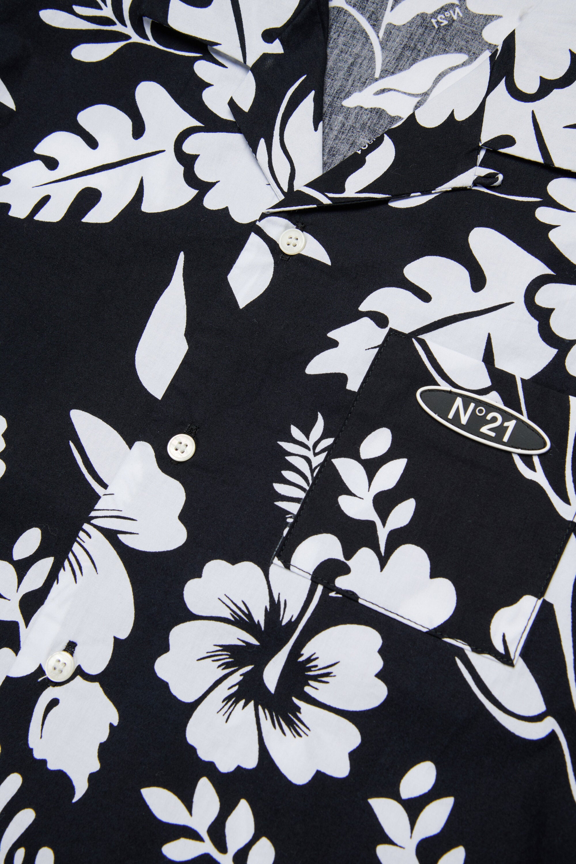 ロゴ入り半袖シャツ