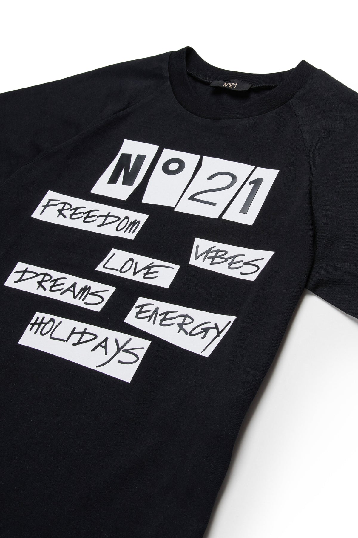 ロゴプリントTシャツ
