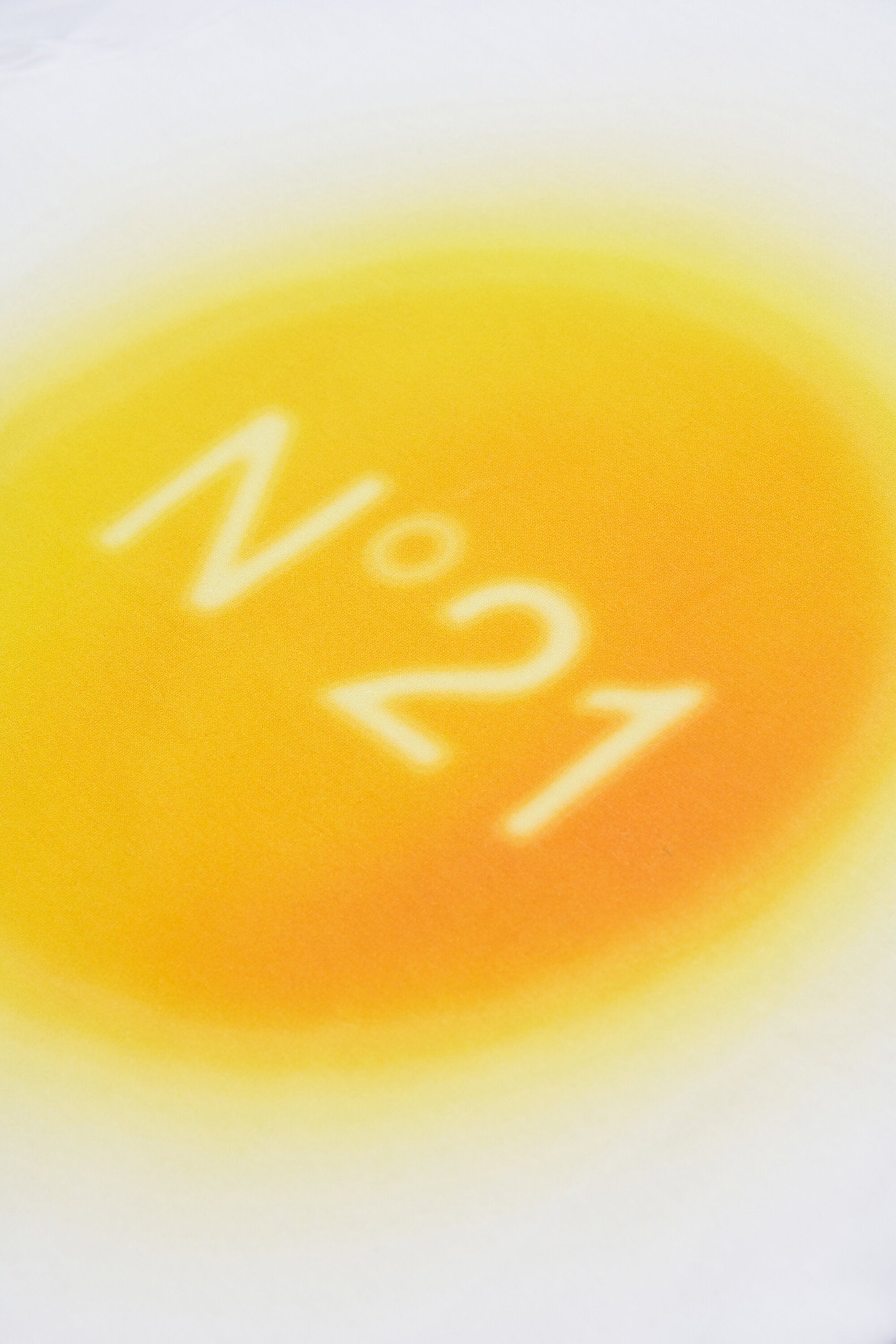 ロゴプリントTシャツ