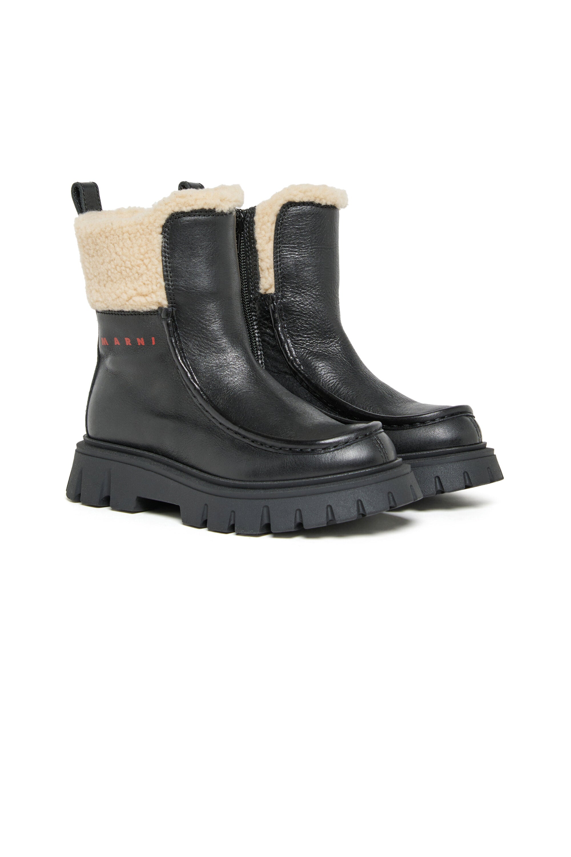 テディカラー付きチェルシーレザーブーツ