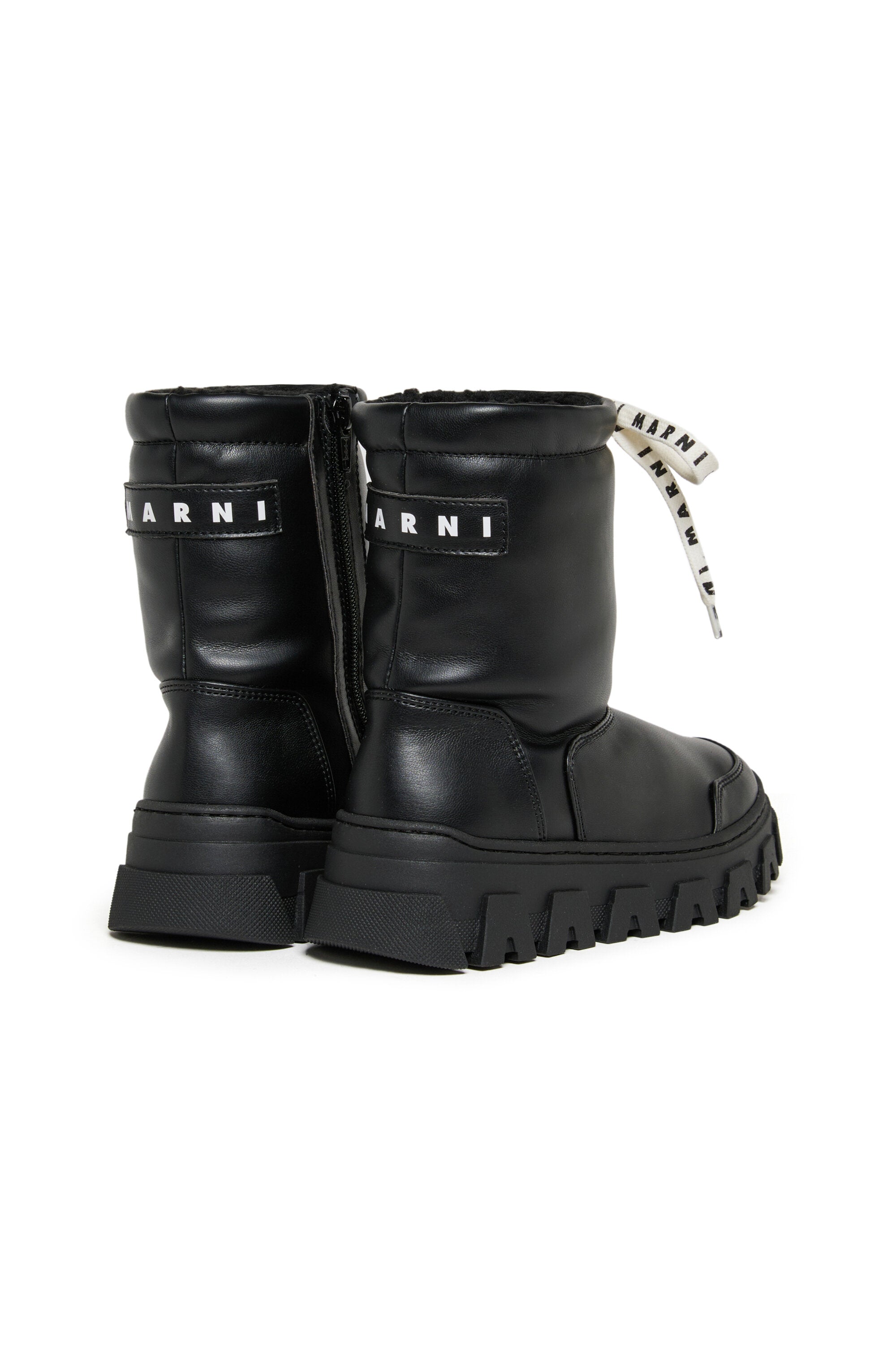 Snow boots with teddy interior