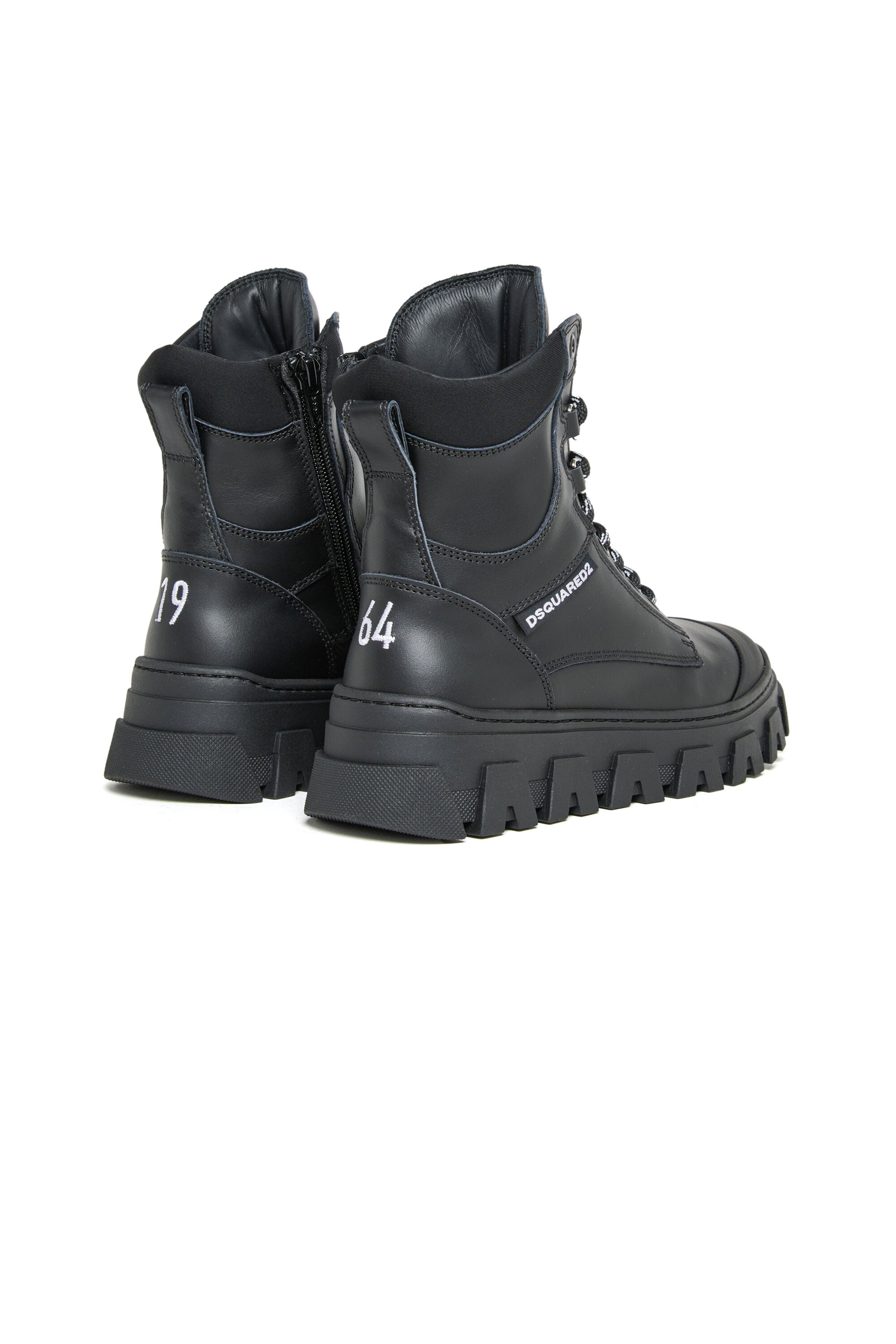 チャンキーソールのコンバットブーツ