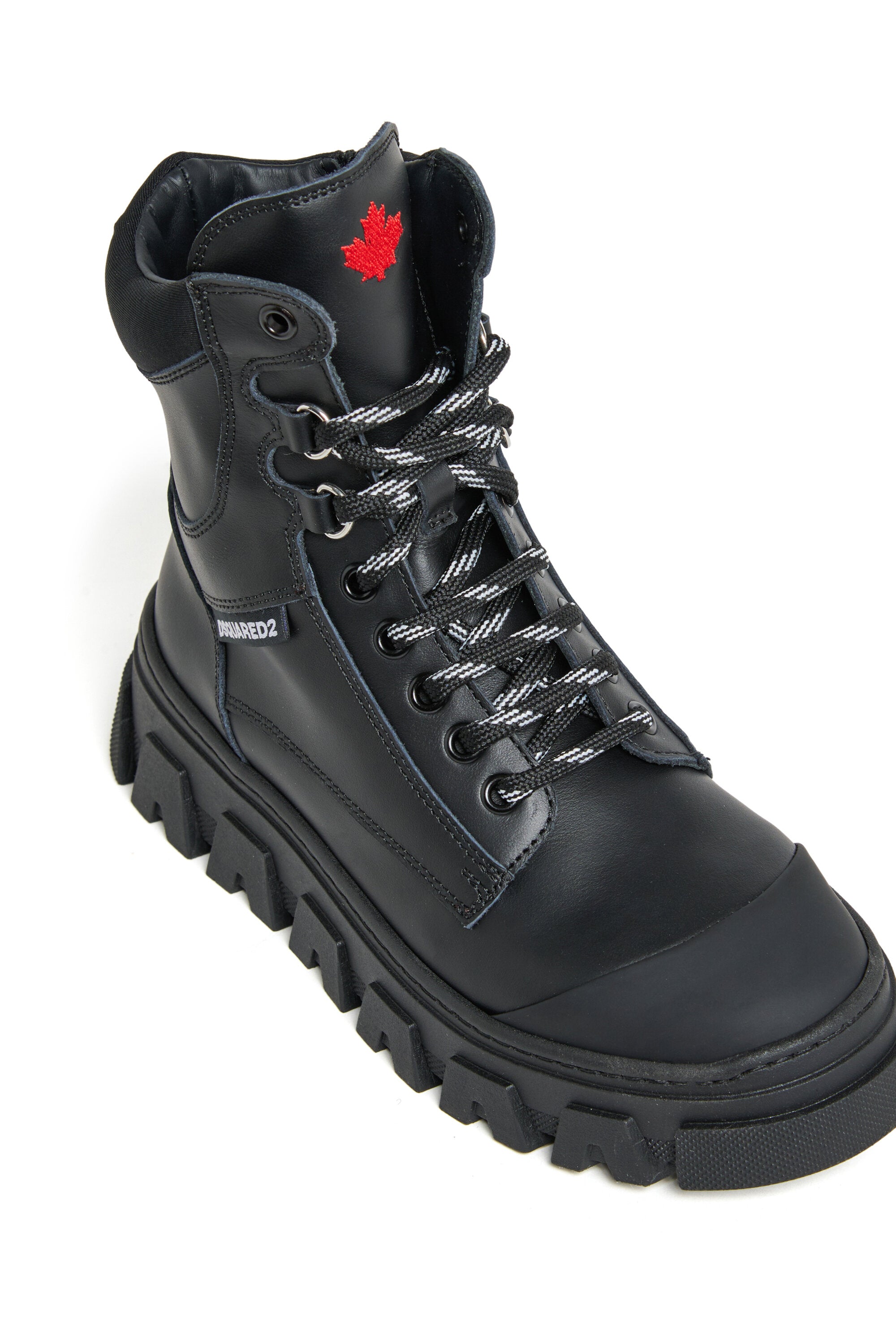 チャンキーソールのコンバットブーツ