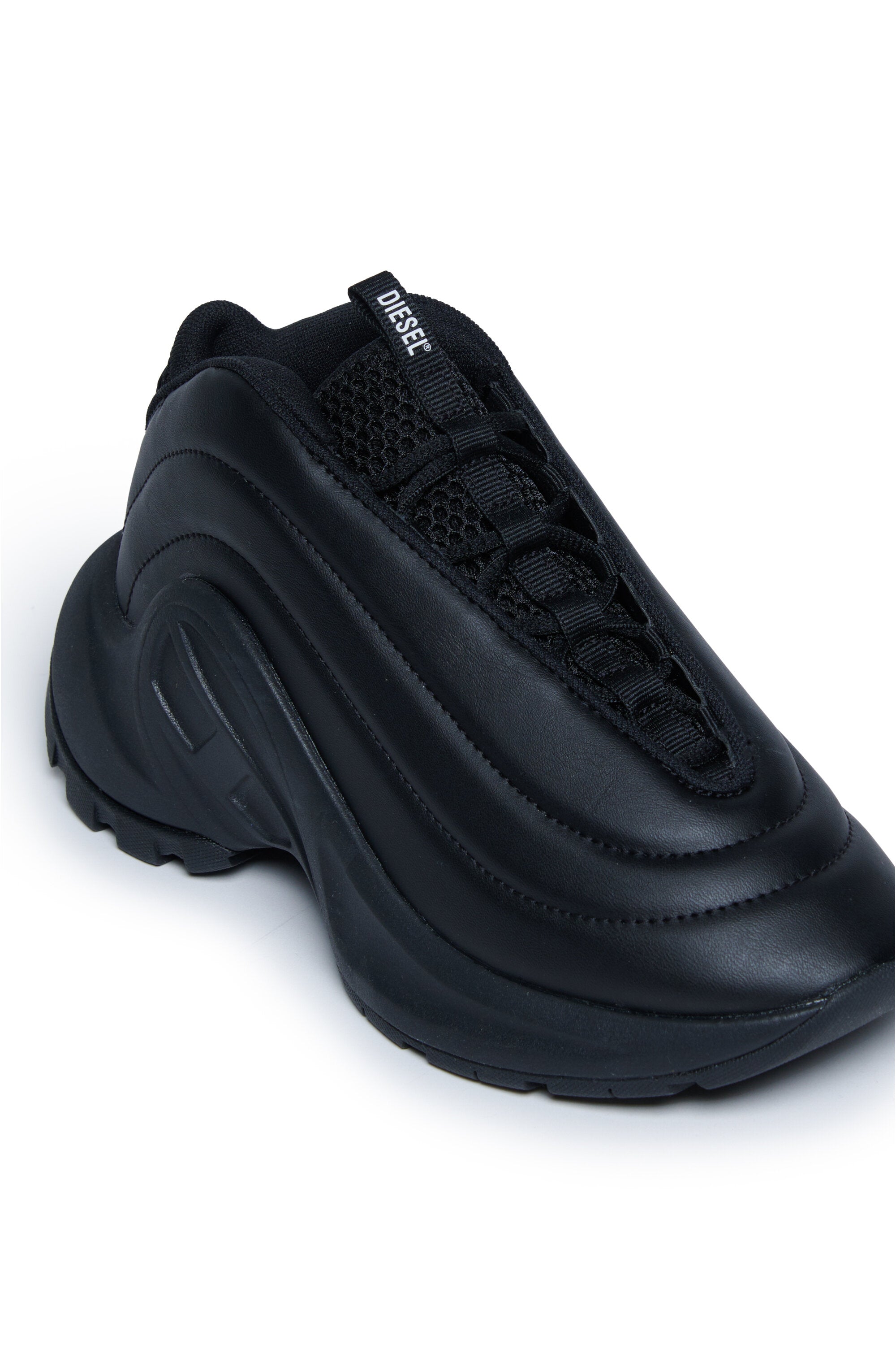 Oval D ロゴの入った D-Runner トレーナー（中程度）