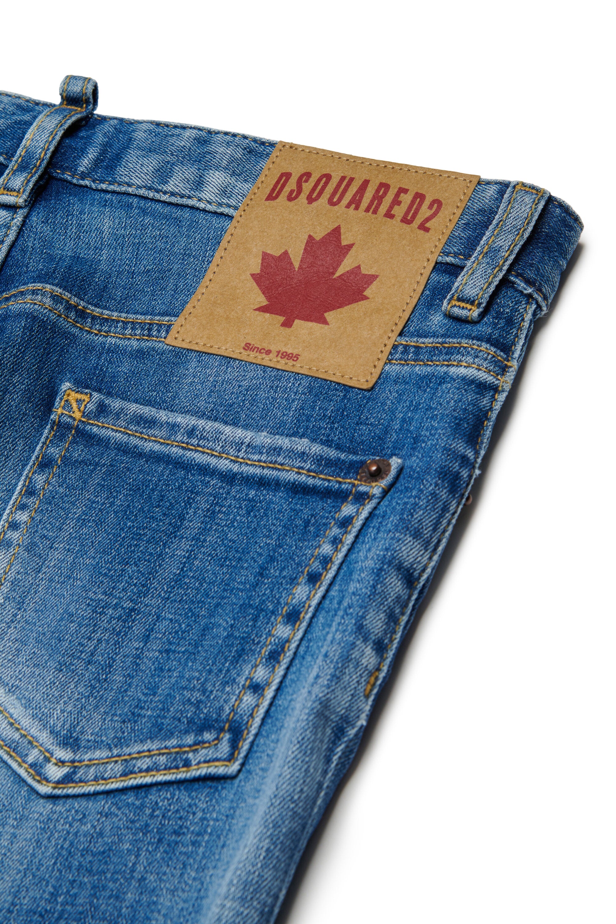 ライトブルーウォッシュ ストレートジーンズ - スタニスラフ