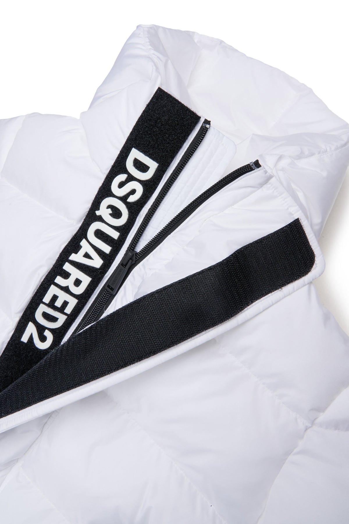 フードとDSQUARED2ロゴ入りパッド入りジャケット