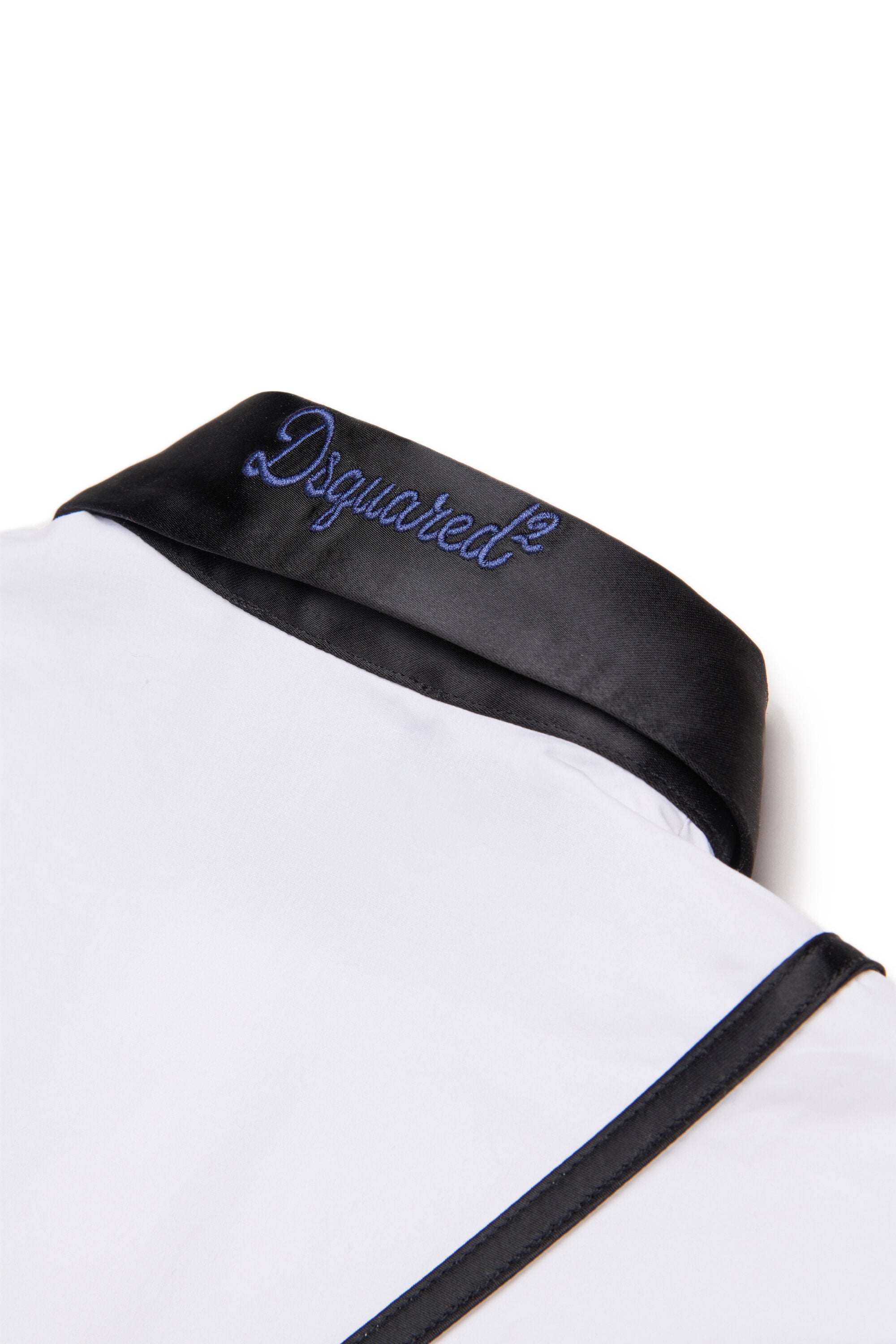 サスペンダーとスパンコールのシャツドレス