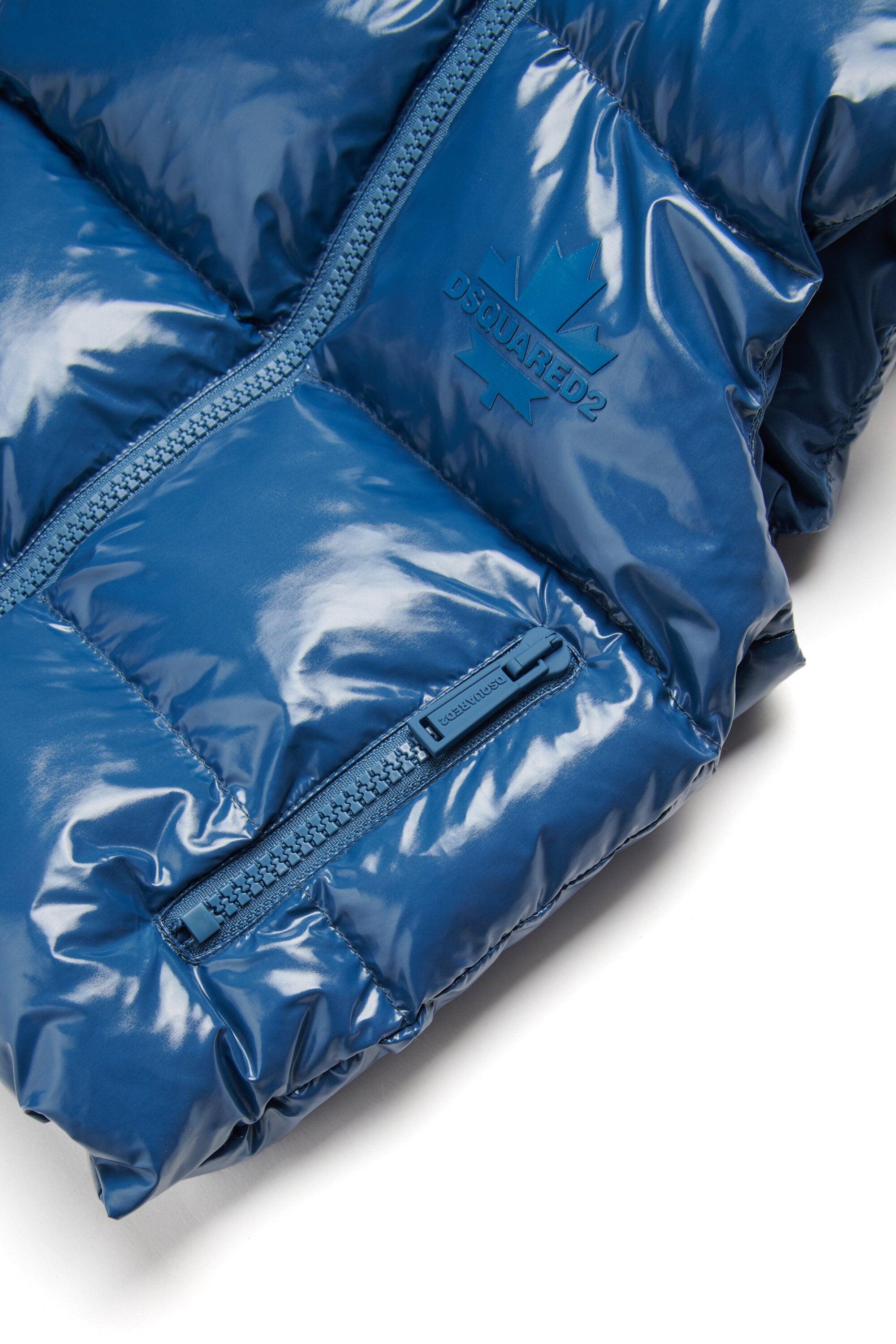 メープルリーフロゴ入り光沢パッド入りベスト