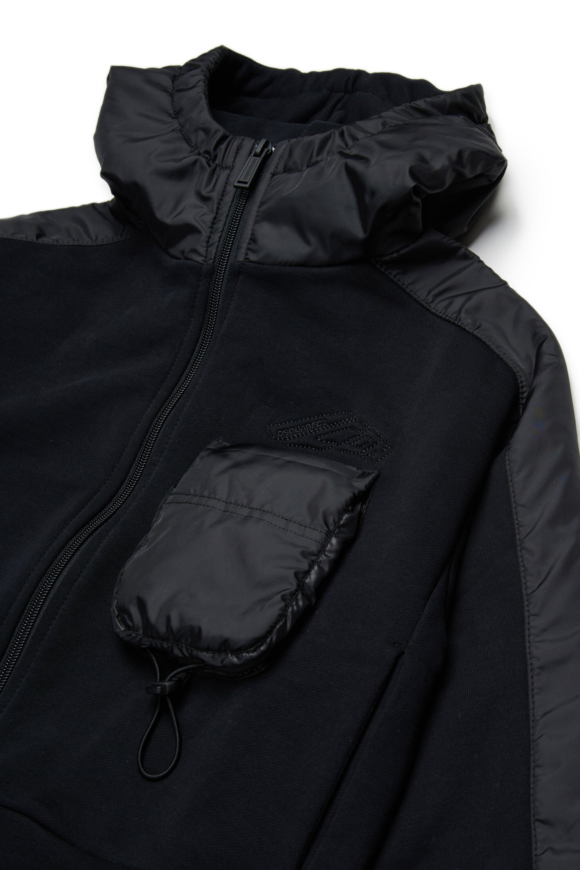 ナイロンディテールのフード付きスウェットシャツ