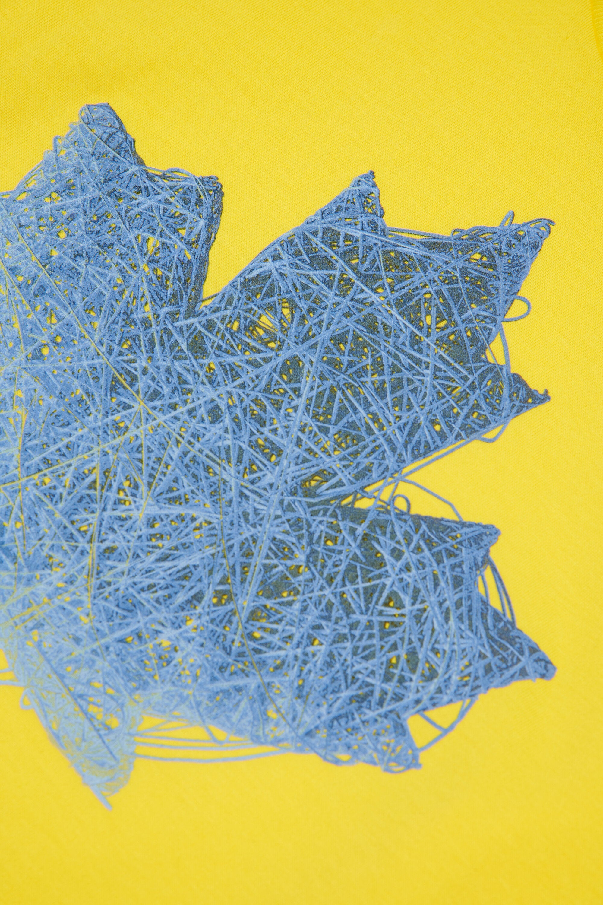 ロゴ入りTシャツ