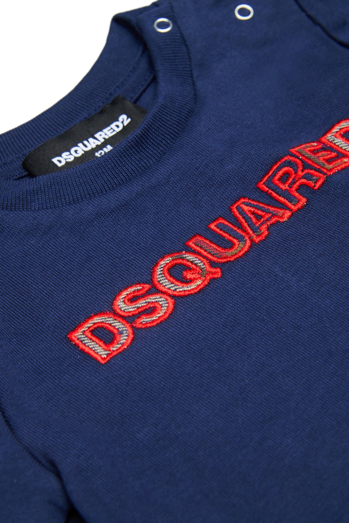 ロゴ付きTシャツ