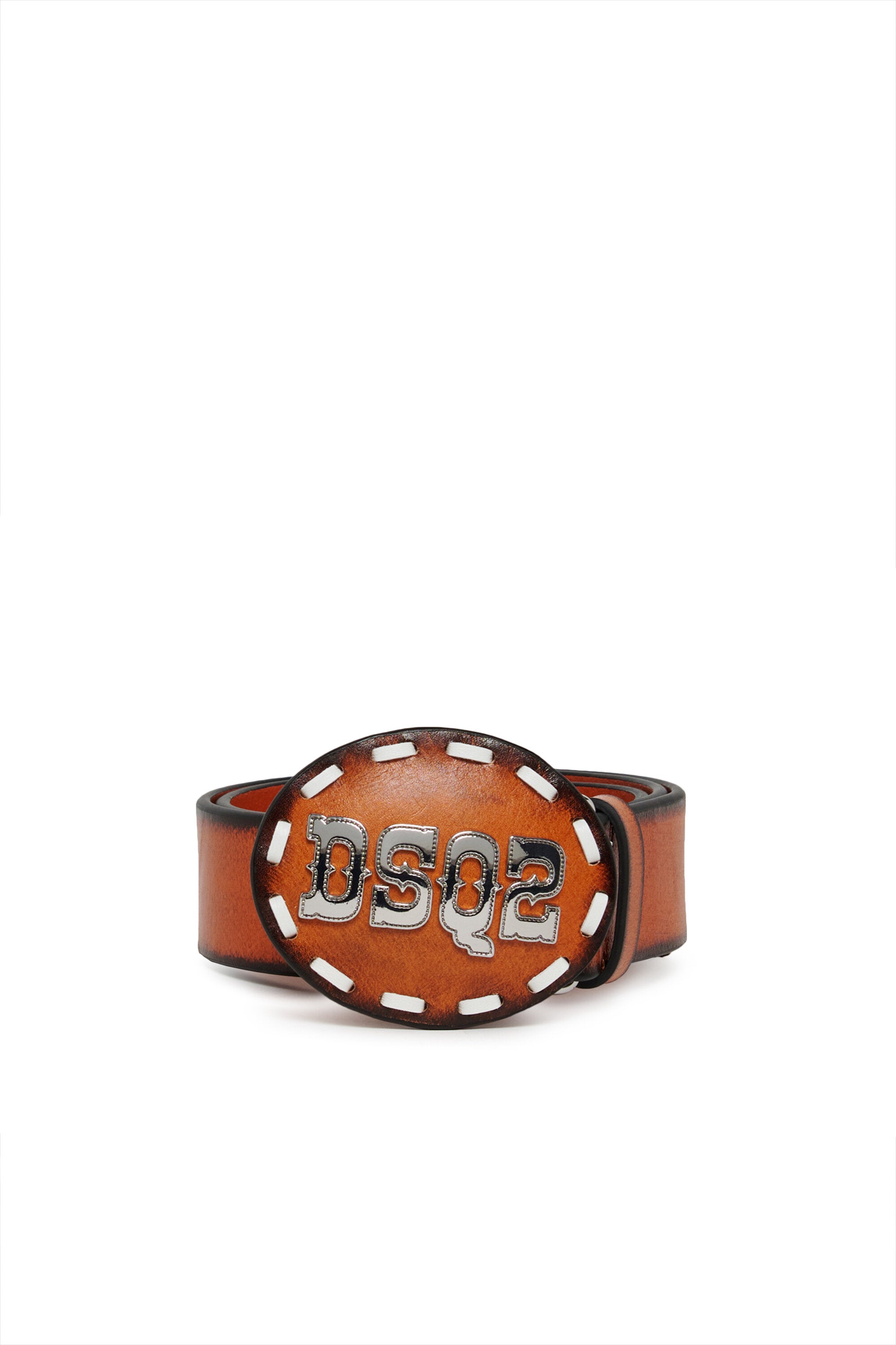 With logo belt