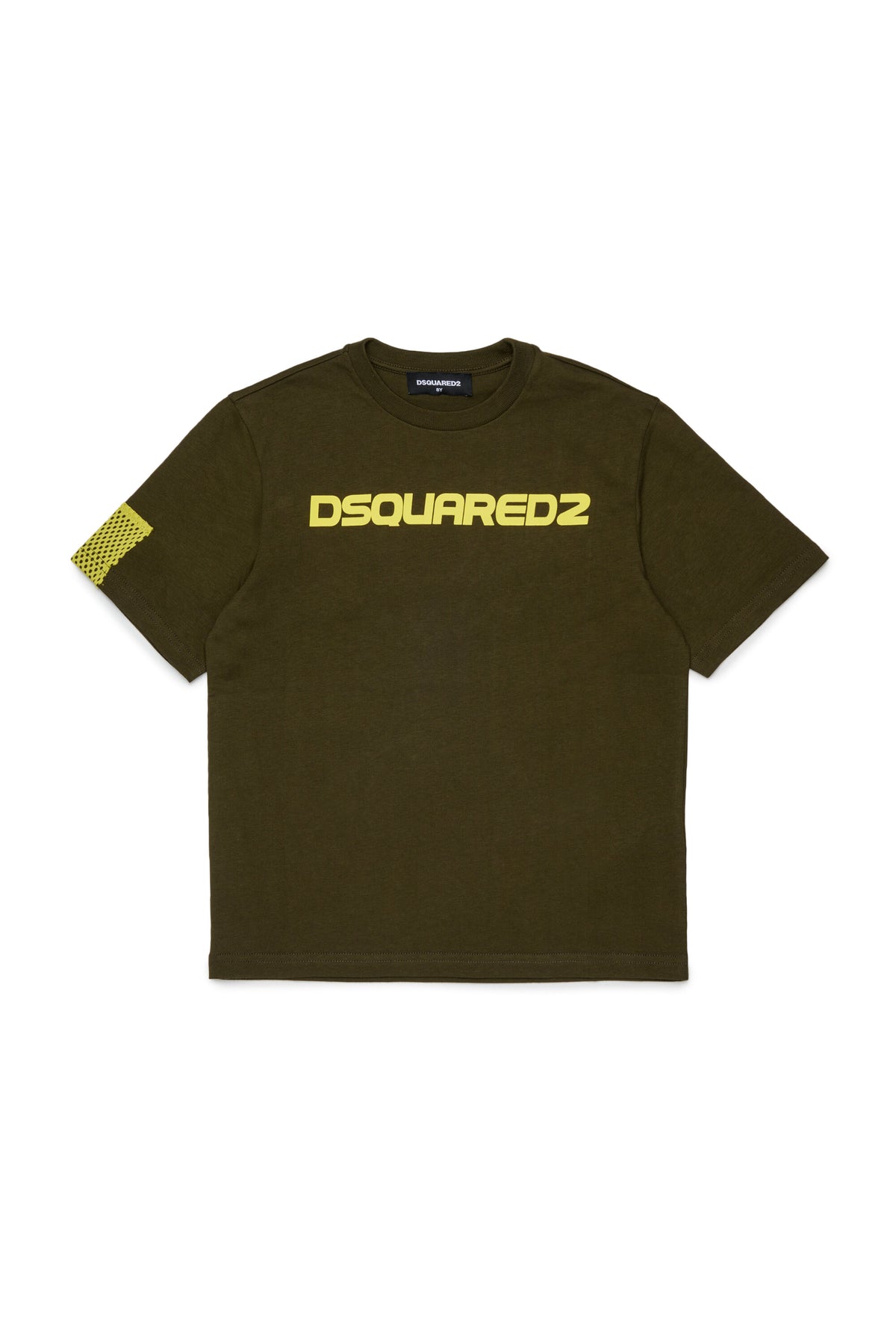 胸にロゴ付きTシャツ