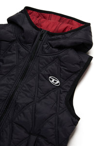 Lightweight diamond-pattern quilted vest