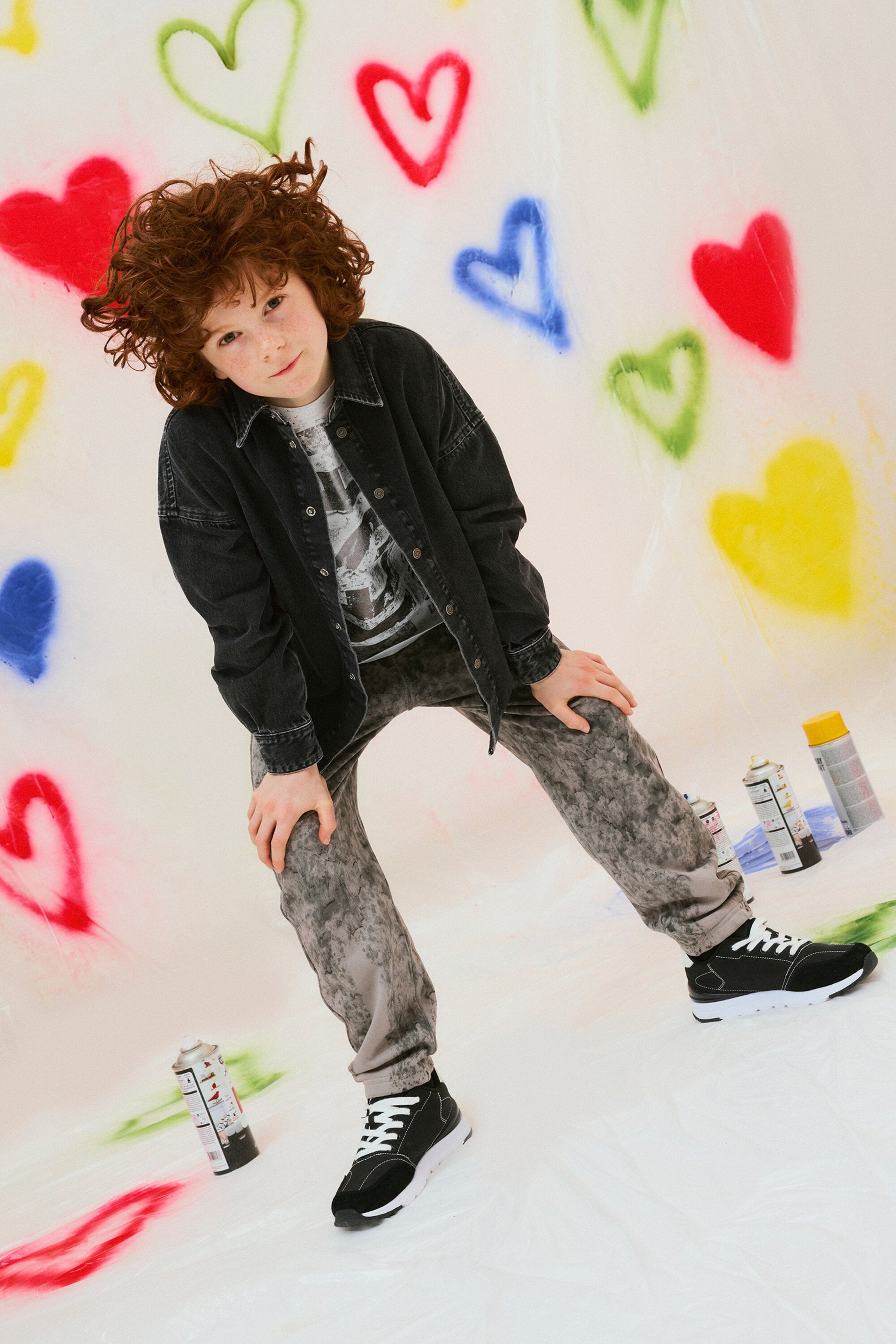 オーバルDマキシロゴ入りブラックデニムシャツ