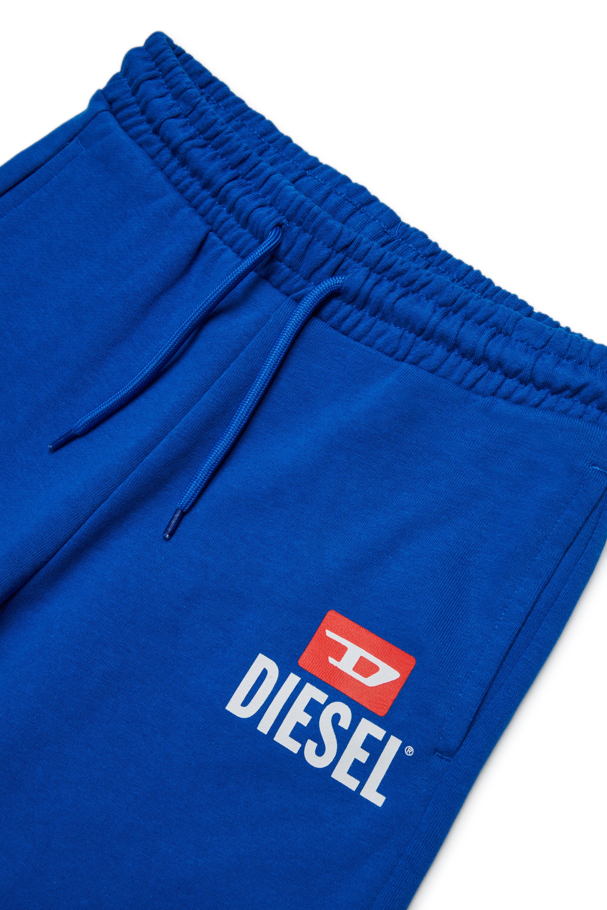 ロゴ入りトラックスーツ