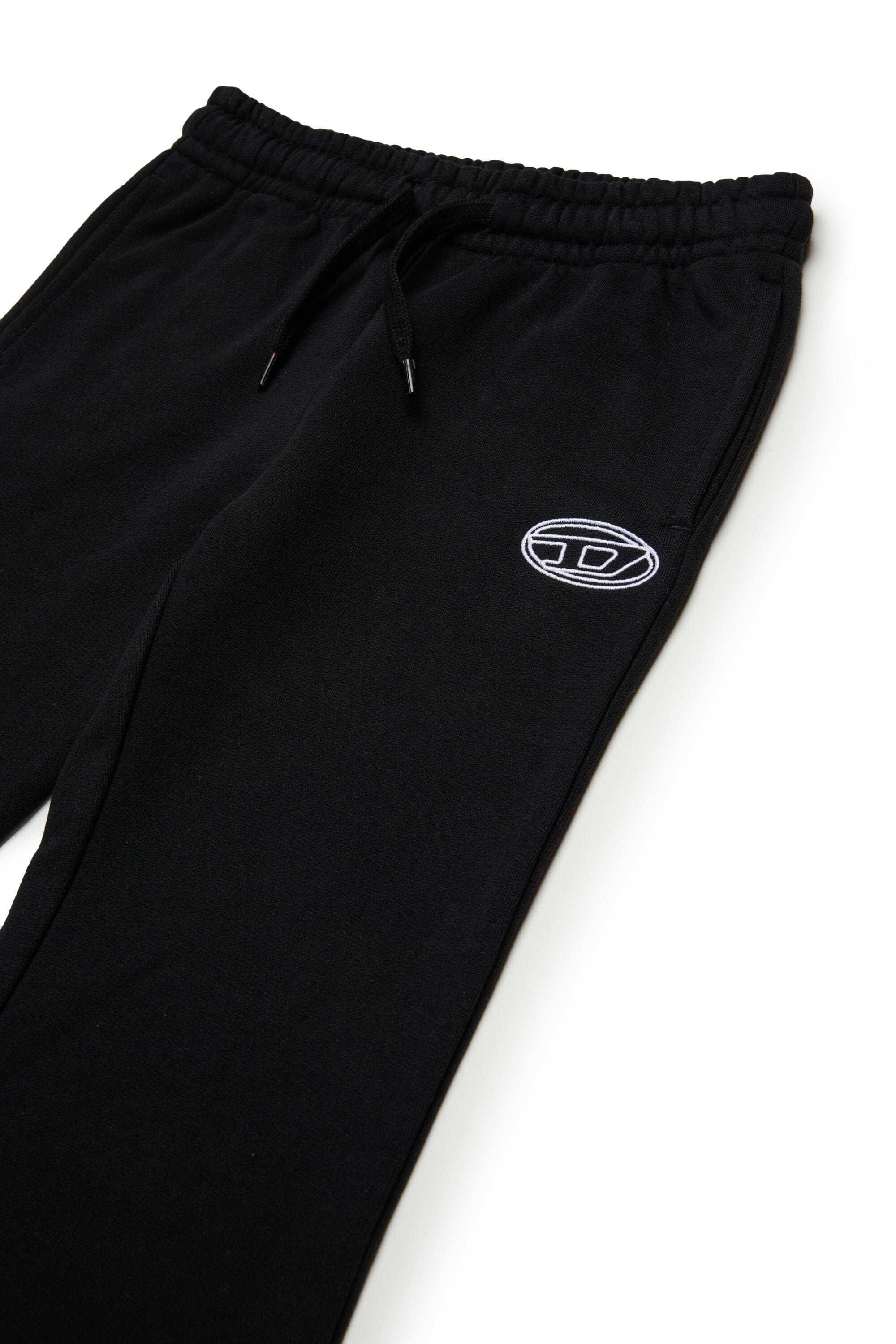 オーバルDブランドのブーツカットパンツ