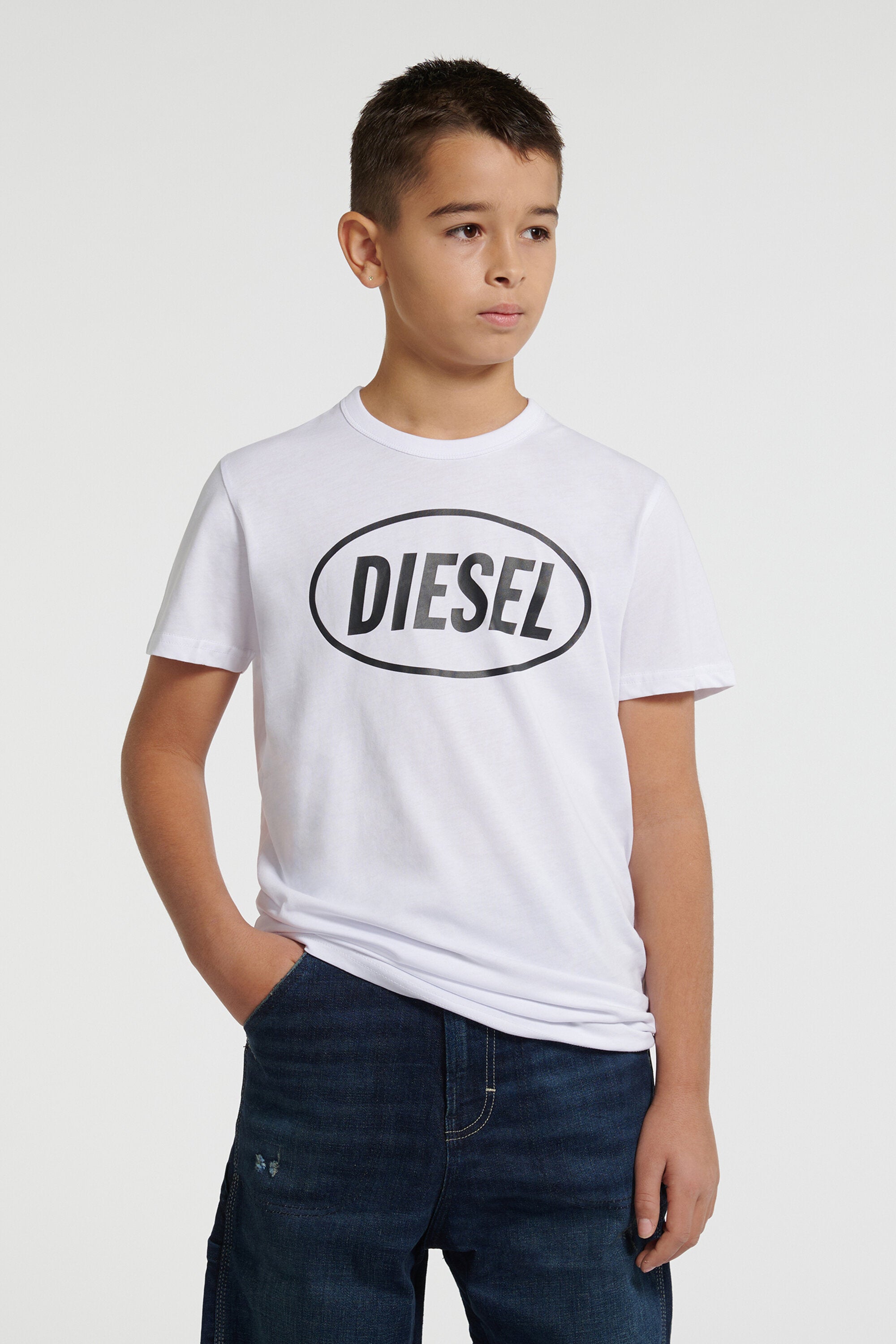 コットンジャージー素材、Oval Dieselロゴ入りTシャツ