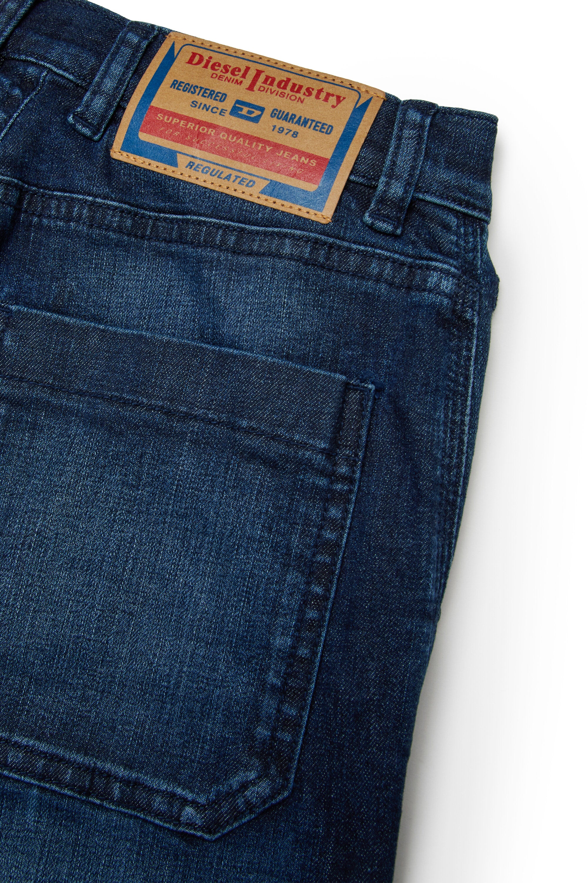 濃紺のリラックスジーンズ - D-Argjx Cargo