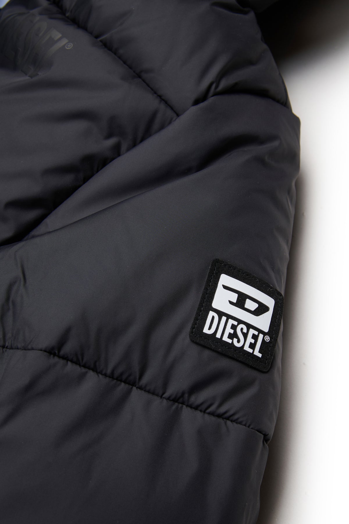 Padded jacket with logo