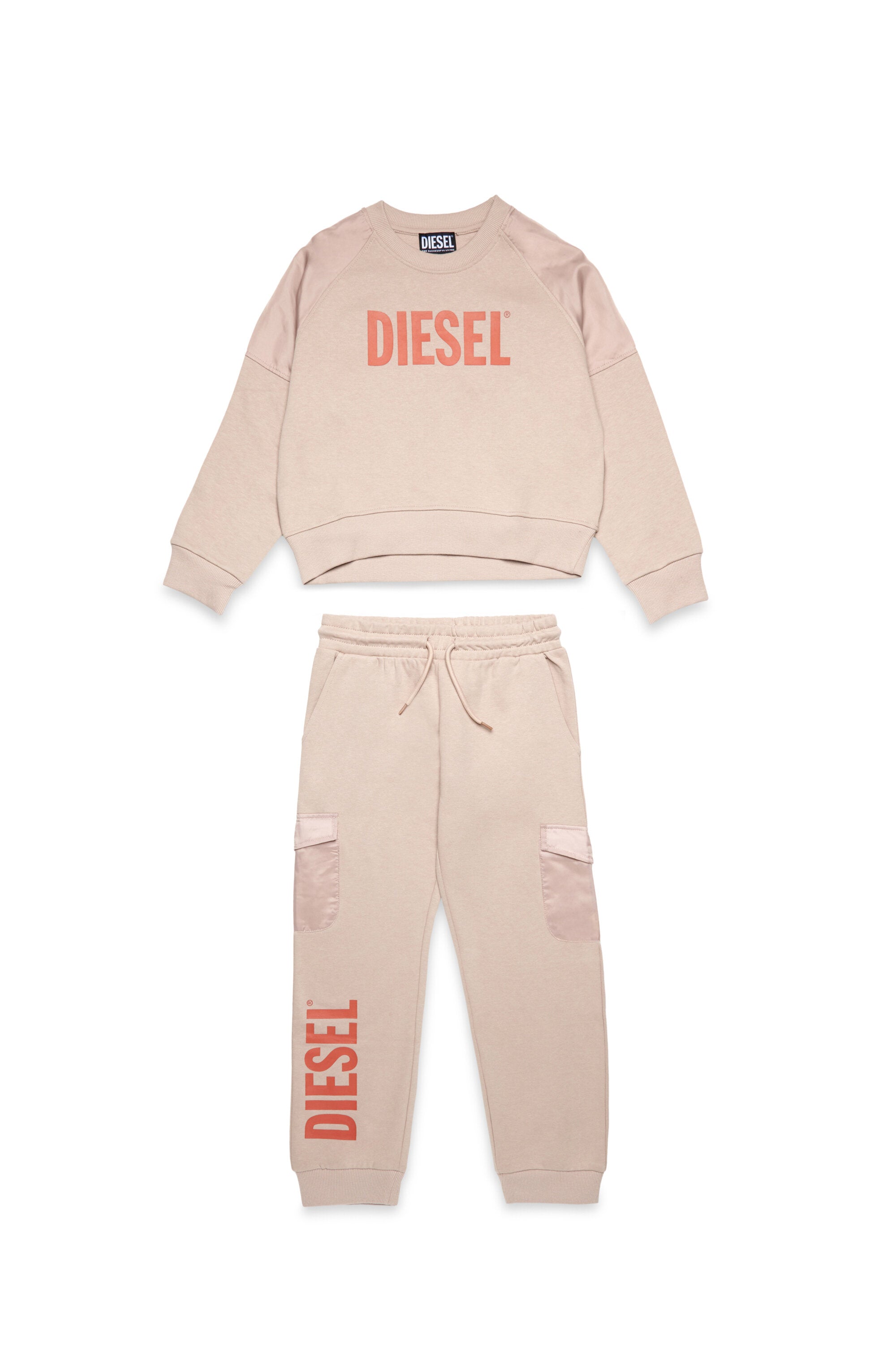 Dieselロゴ入りトラックスーツ
