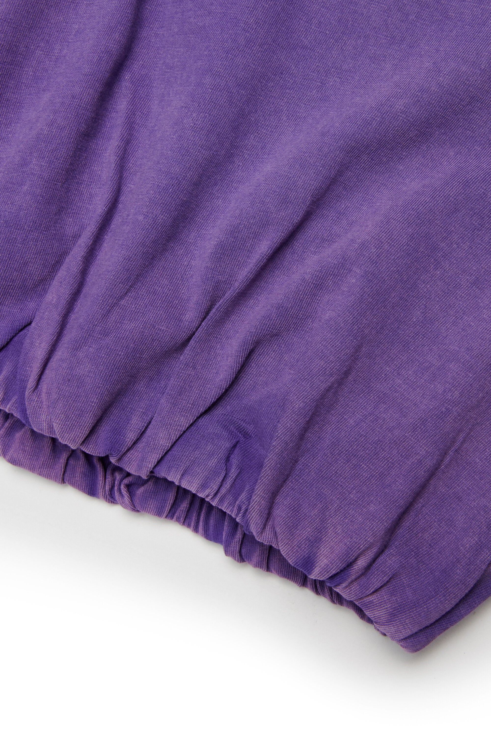 ロゴ刺繍入りクロップドTシャツ