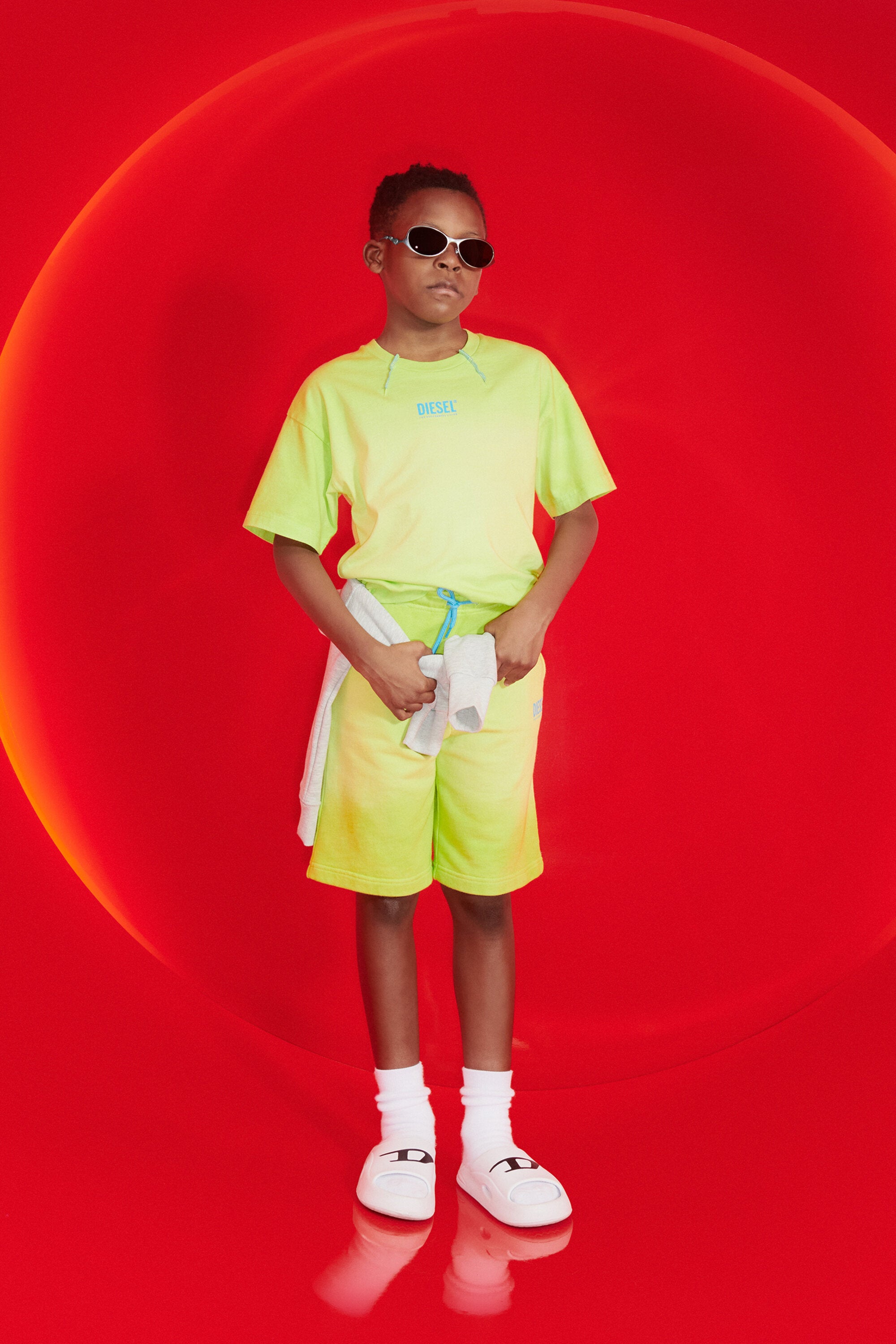 ロゴ入りクルーネックTシャツ