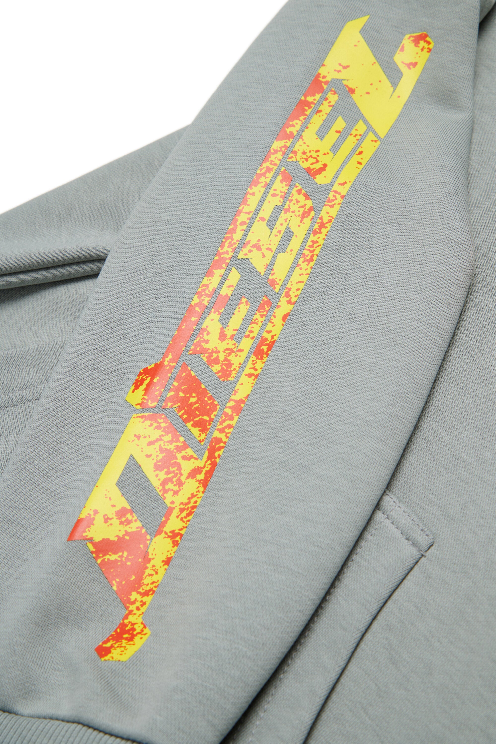 ロゴ入りフーディー