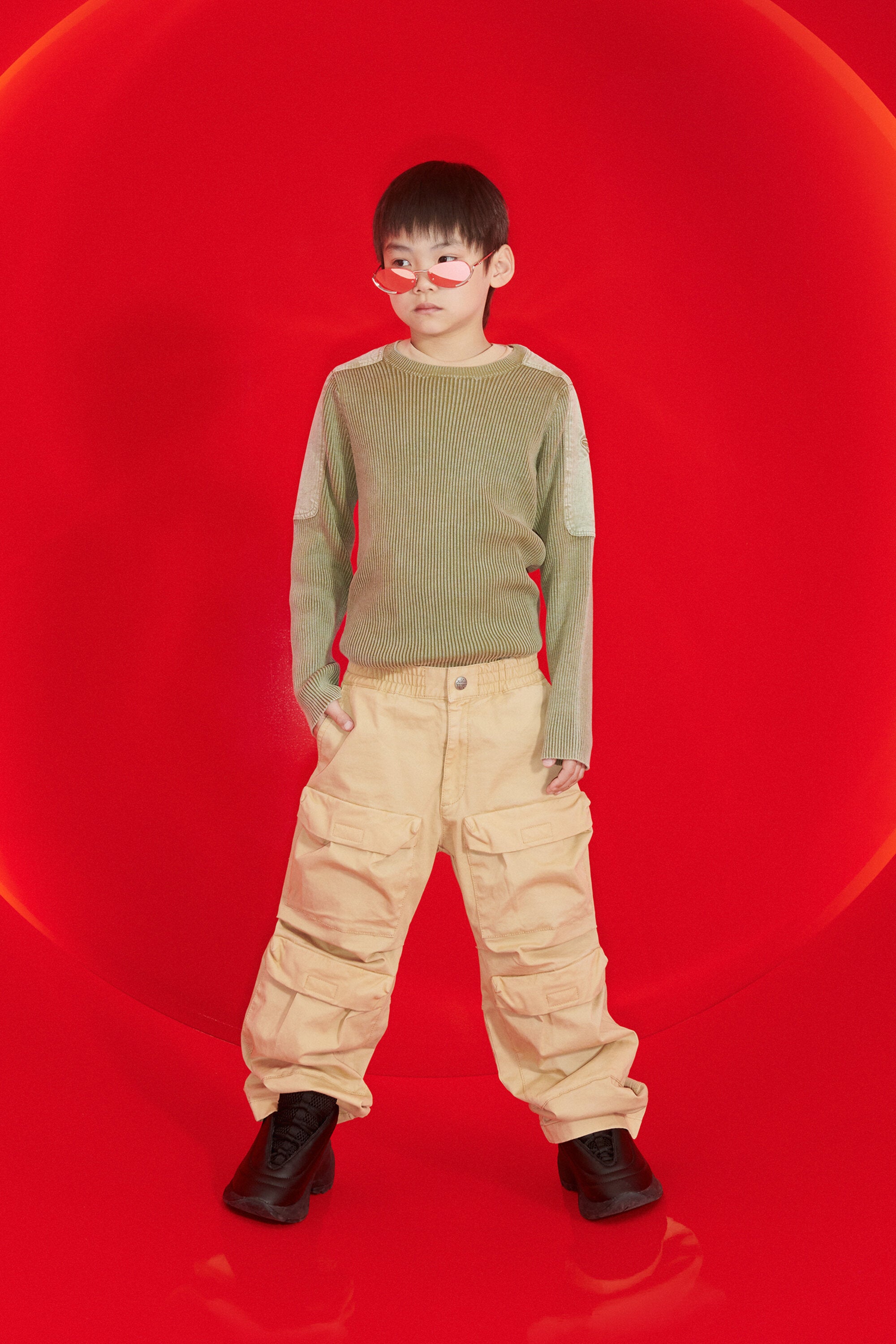 ロゴ入りリブ編みクルーネックプルオーバー